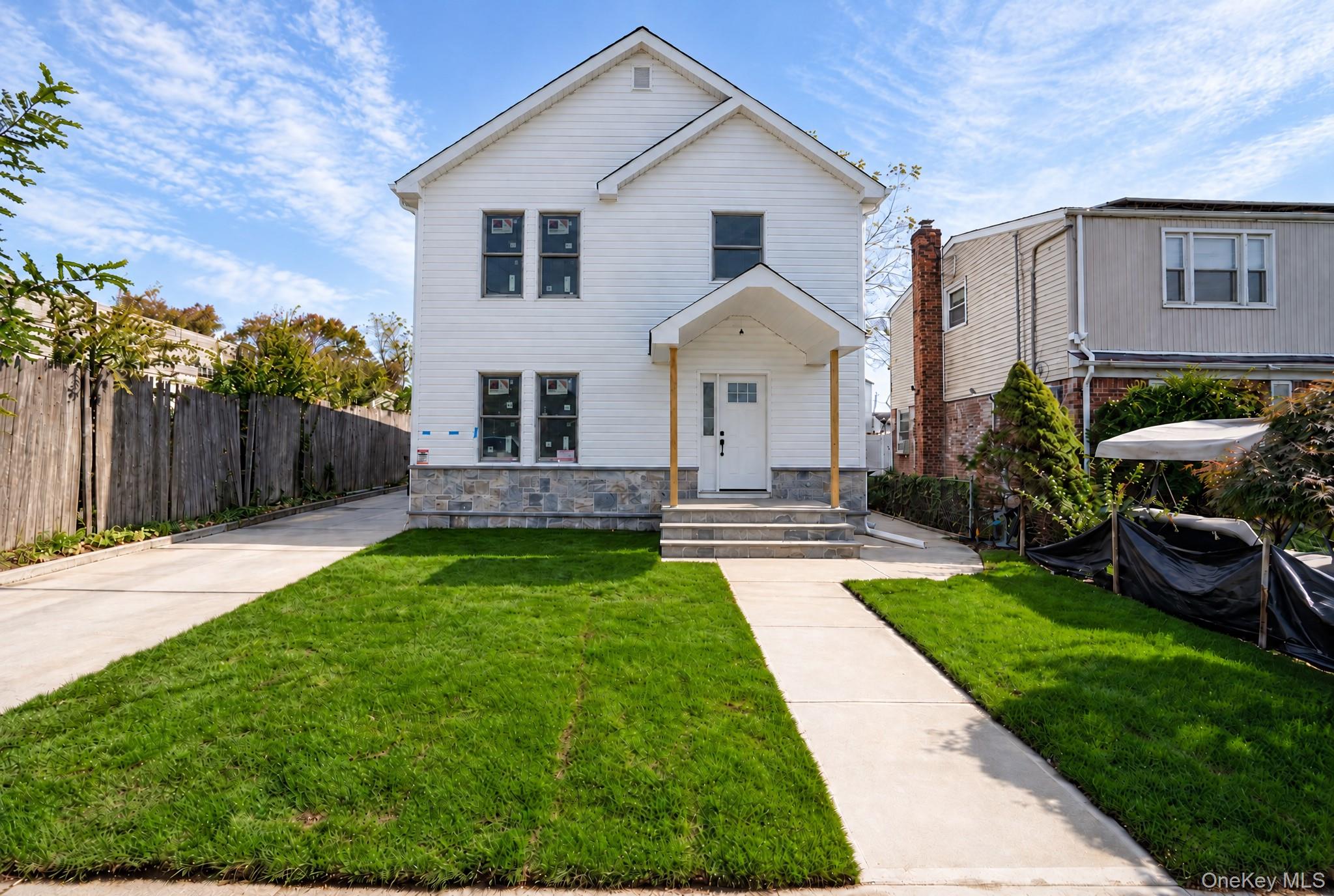 62 12th Avenue – For Sale