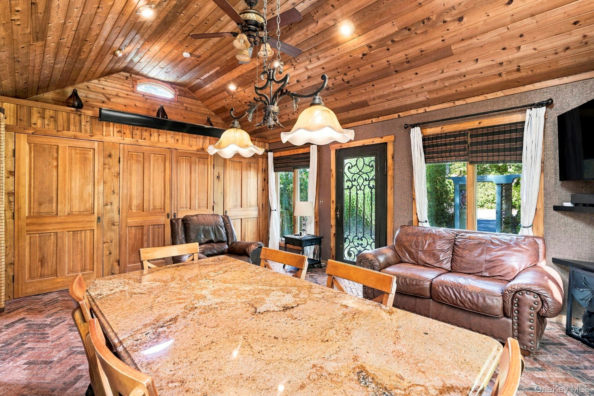 48 N Country Road – For Sale photo 4