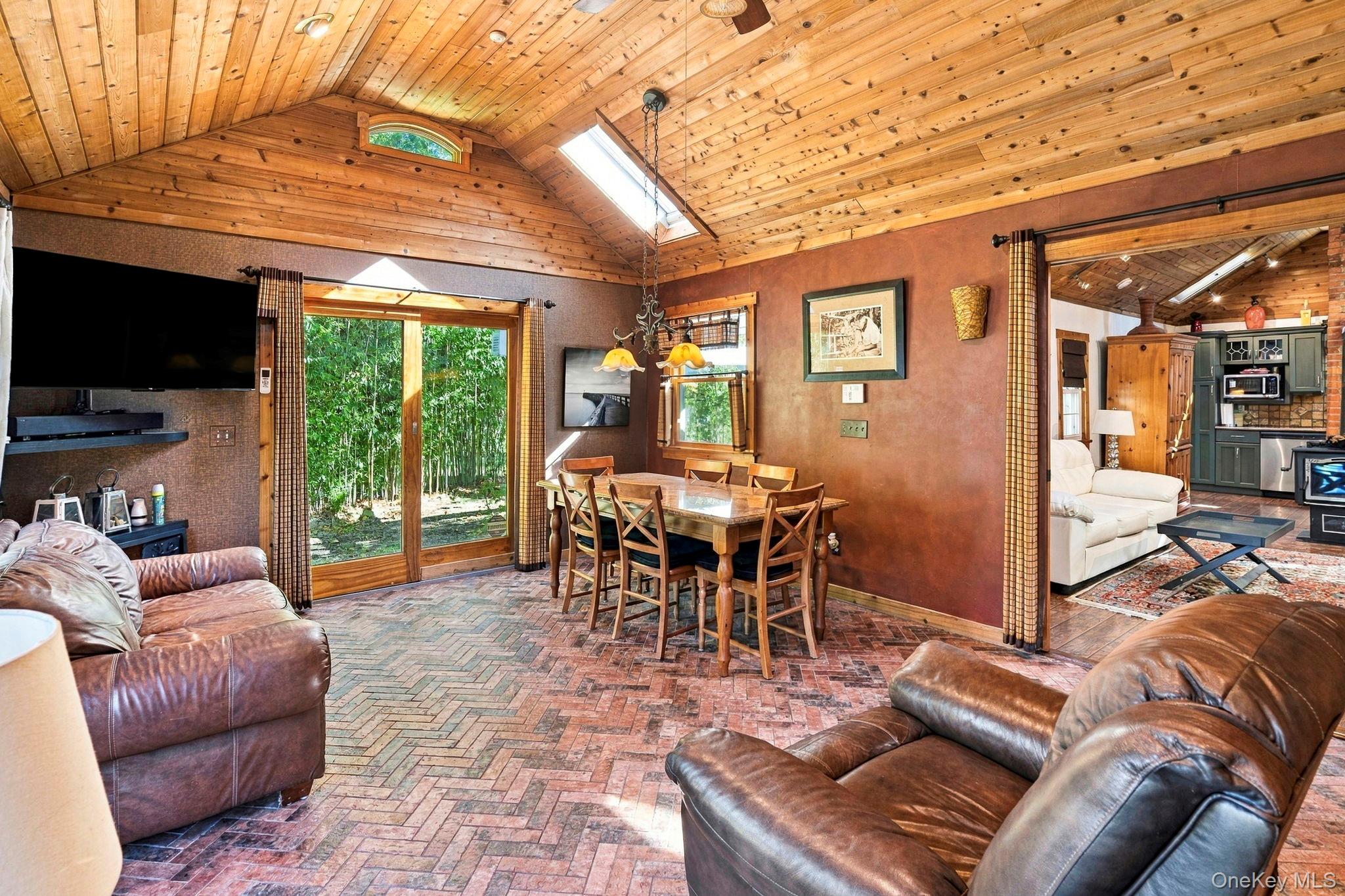 48 N Country Road – For Sale photo 2