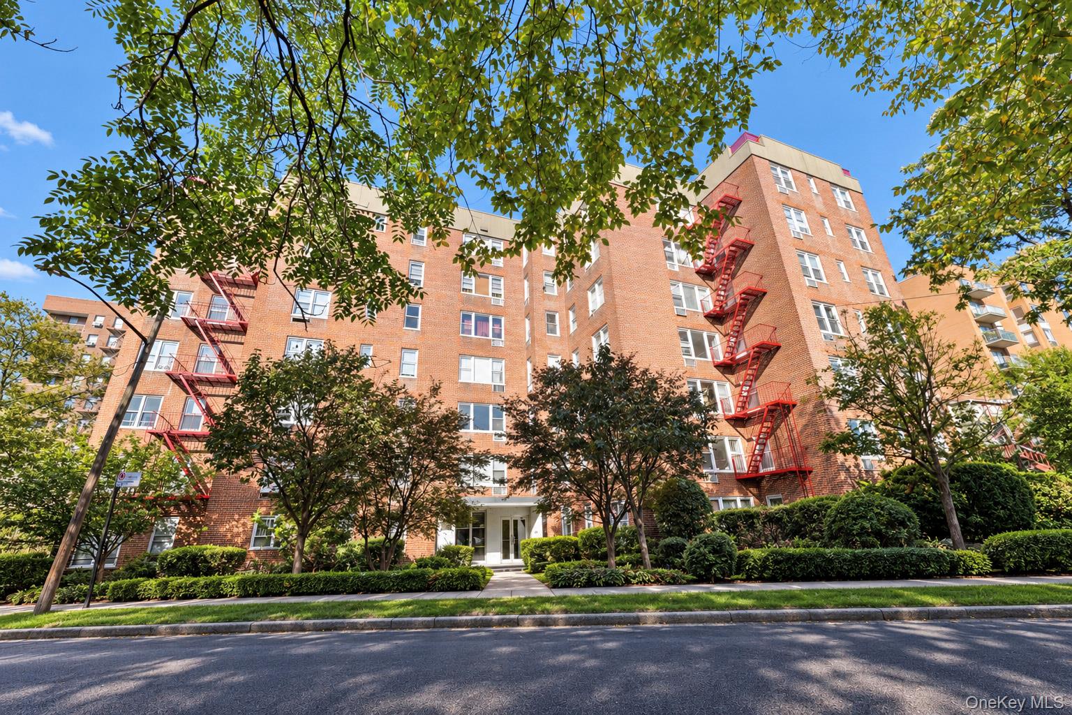 3475 Greystone Avenue, Unit 6B photo 19