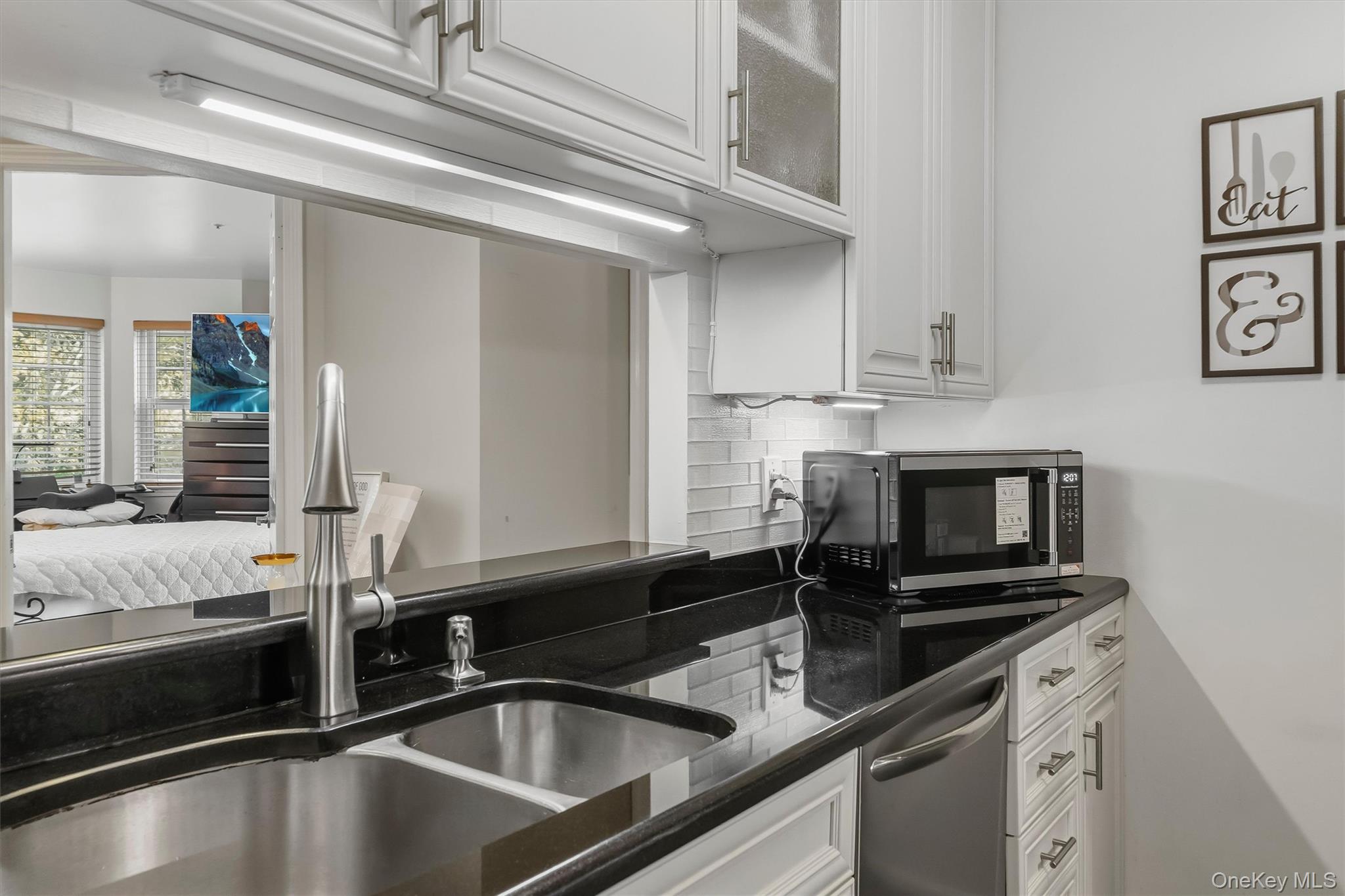 500 Pondside Drive, Unit 2C photo 8