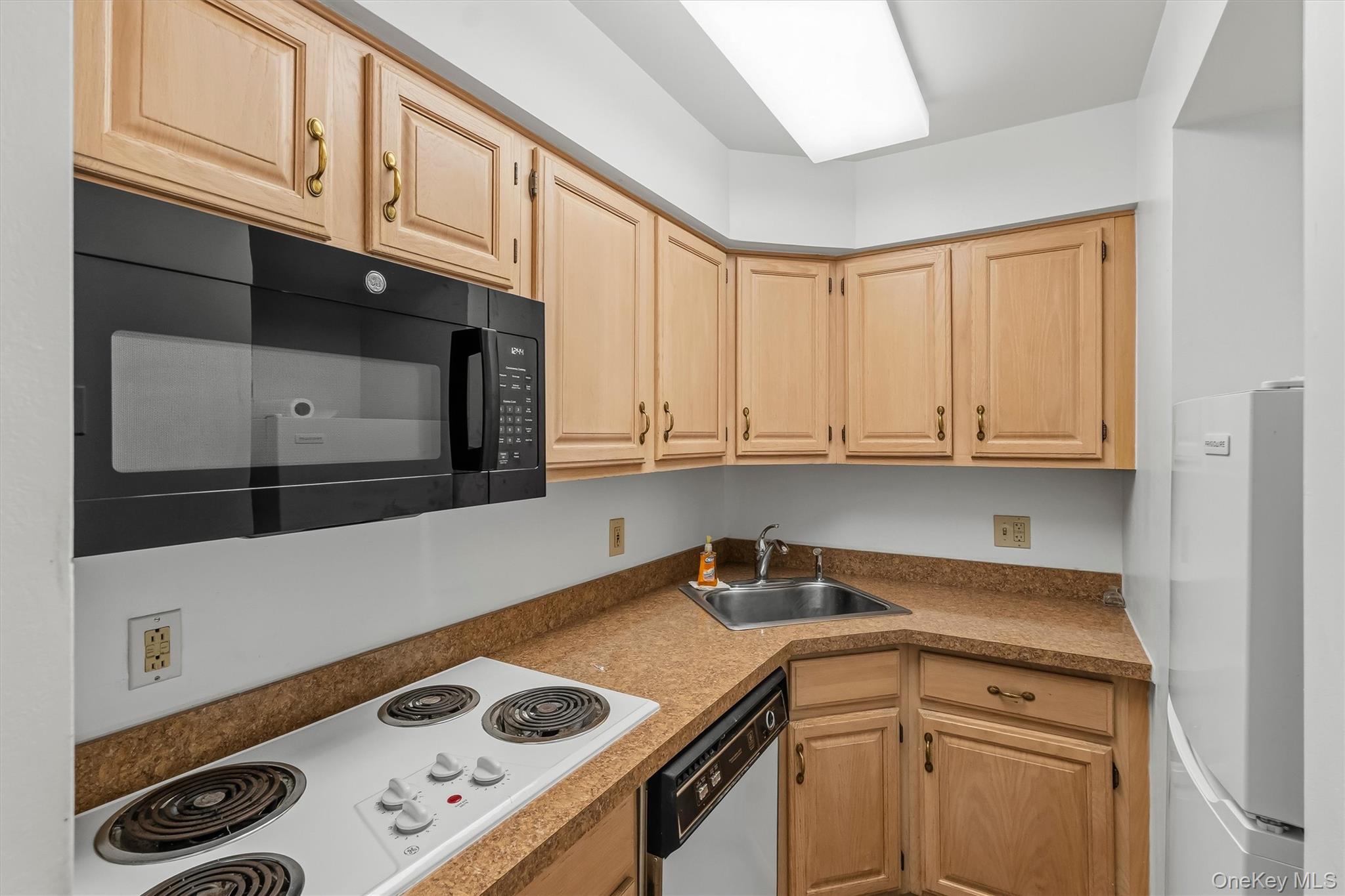 500 Pondside Drive, Unit 2C photo 28