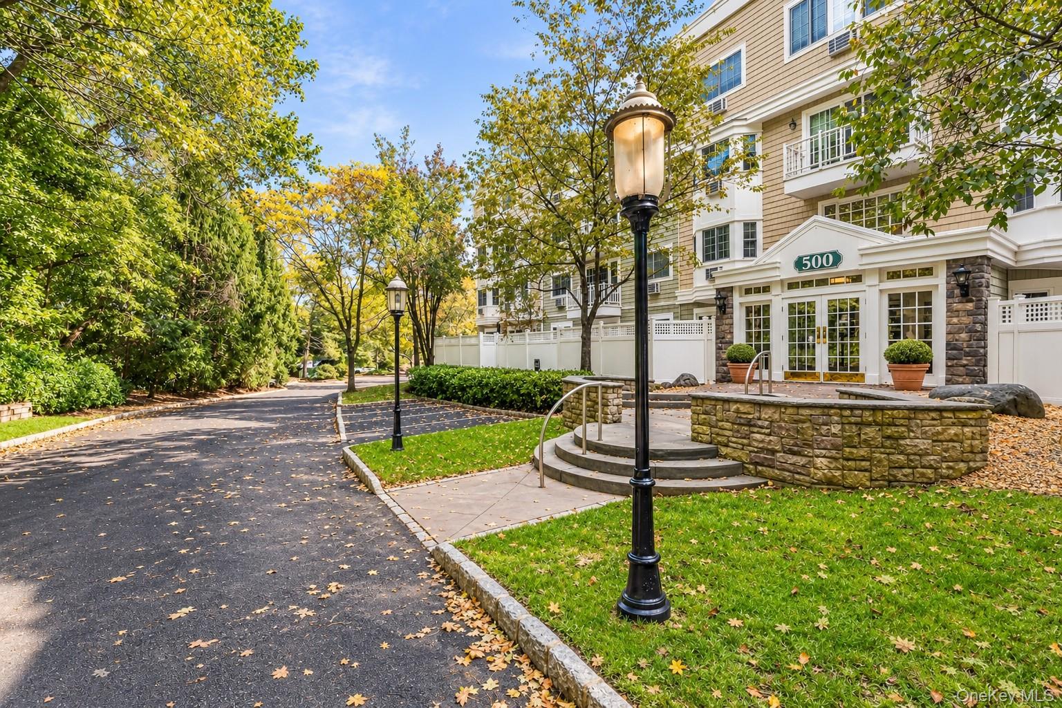 500 Pondside Drive, Unit 2C photo 31