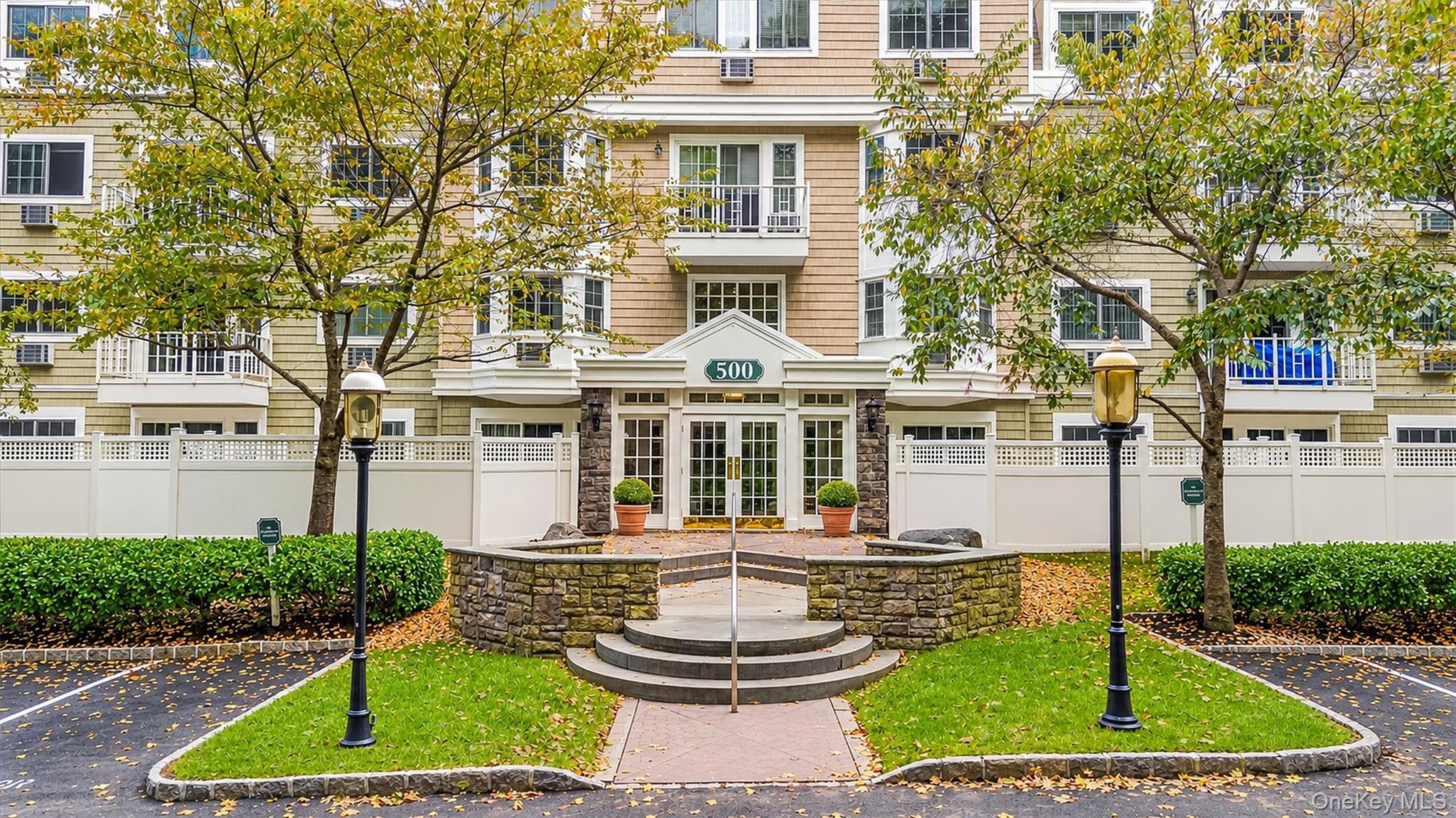 500 Pondside Drive, Unit 2C
