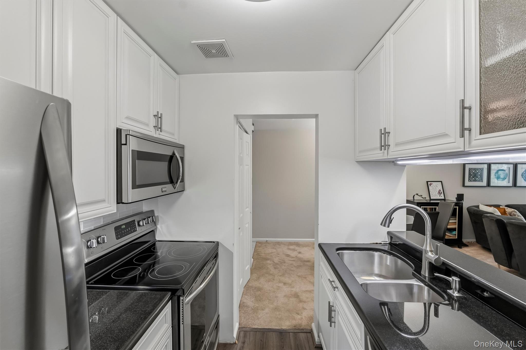 500 Pondside Drive, Unit 2C photo 6