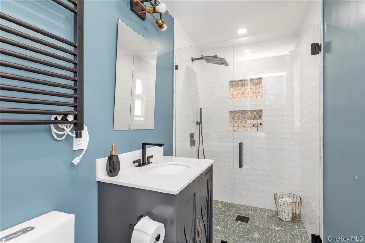 540 E Bay Drive – For Sale photo 14