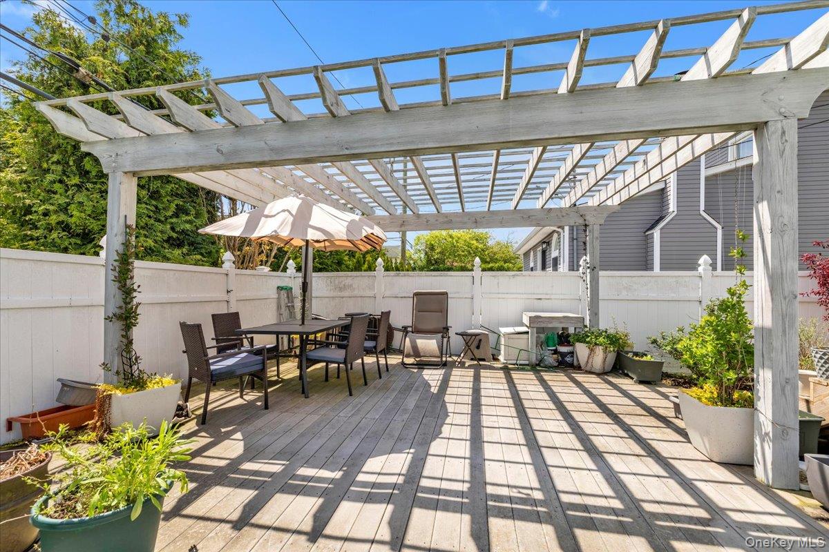 540 E Bay Drive – For Sale photo 16