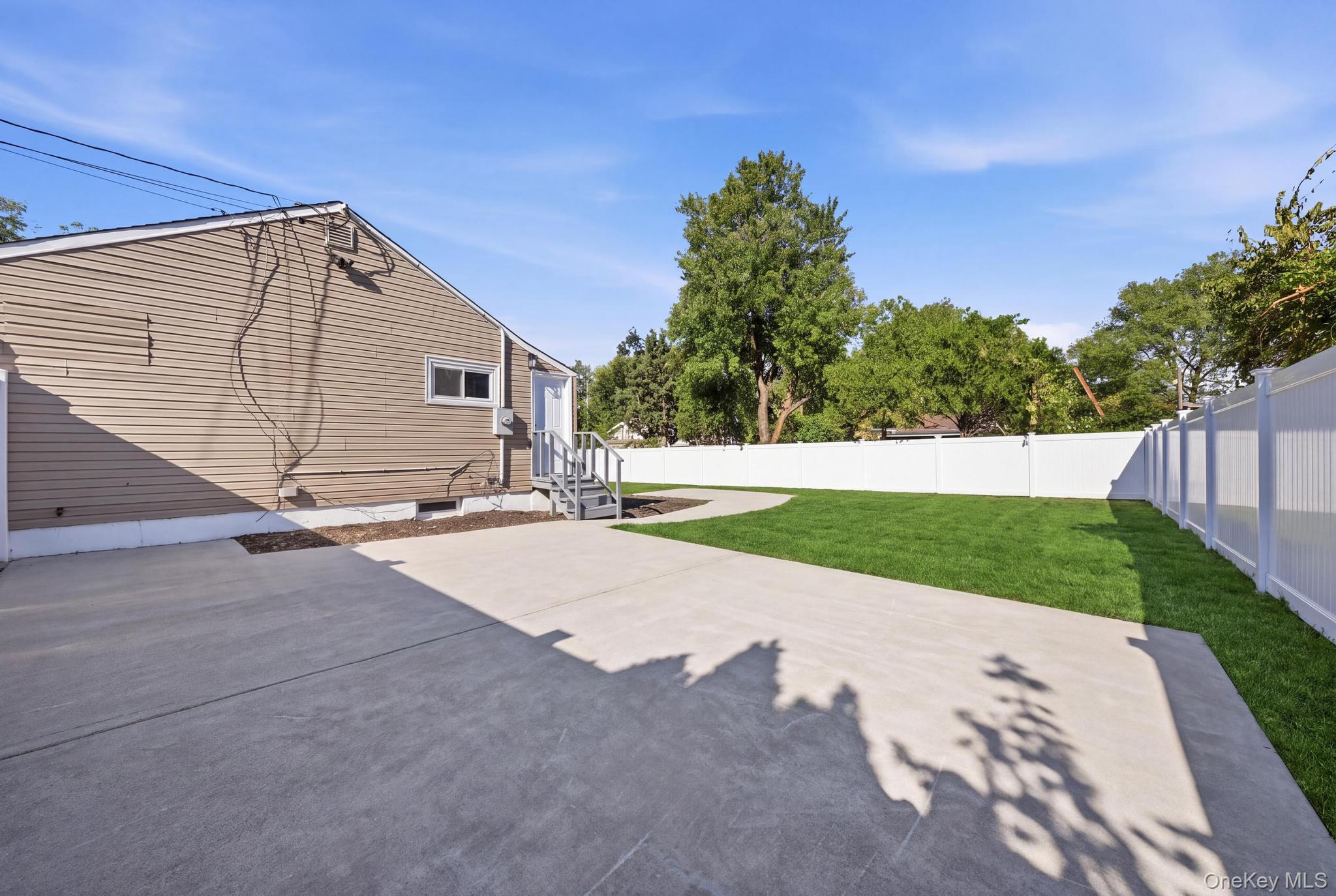 25 E Maple Street – For Sale photo 6