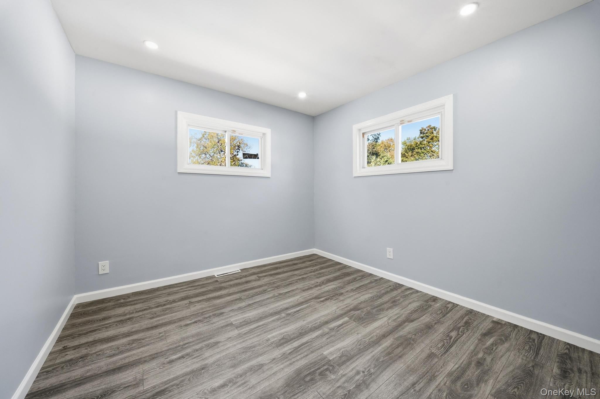 25 E Maple Street – For Sale photo 13