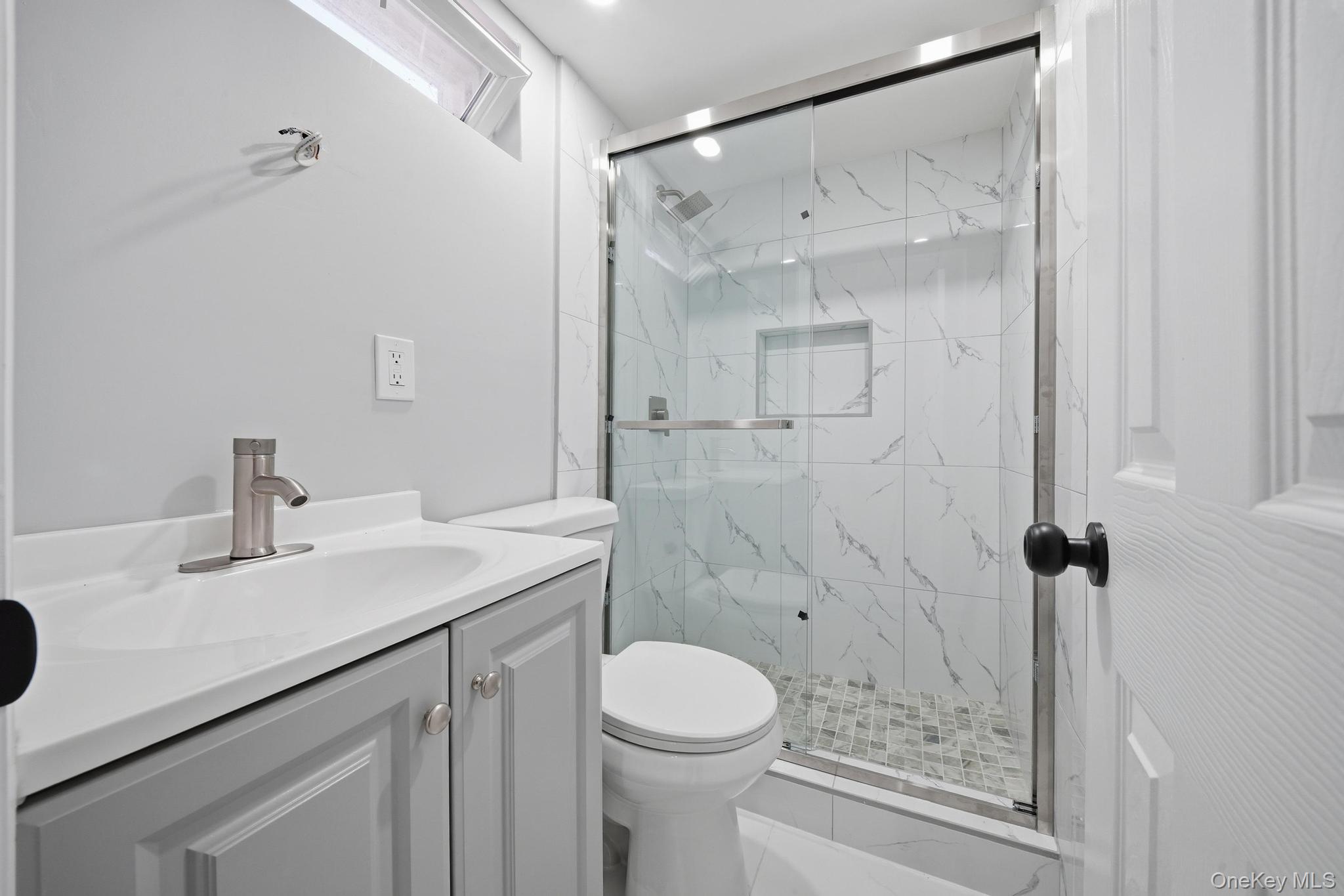 25 E Maple Street – For Sale photo 17