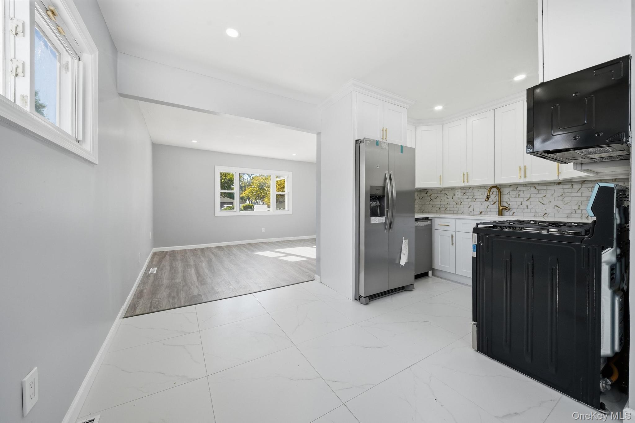 25 E Maple Street – For Sale photo 9