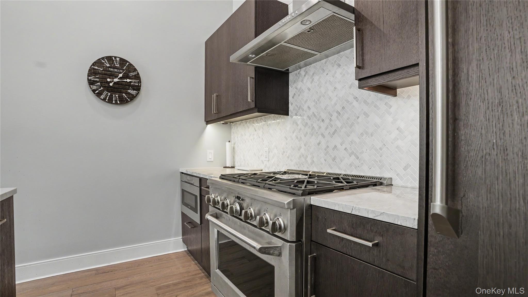 100 Garvies Point Road, Unit 1005 photo 8