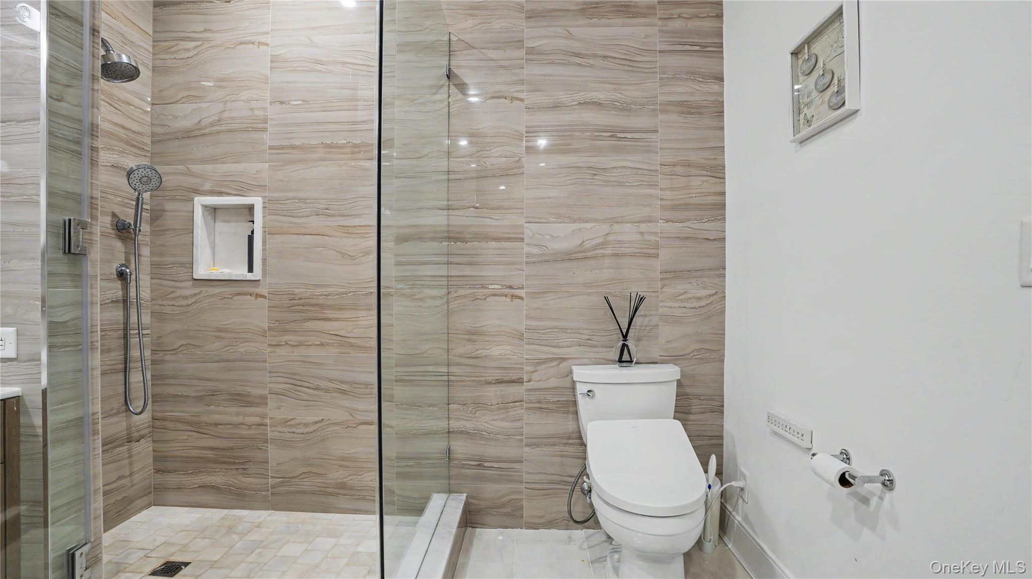 100 Garvies Point Road, Unit 1005 photo 17