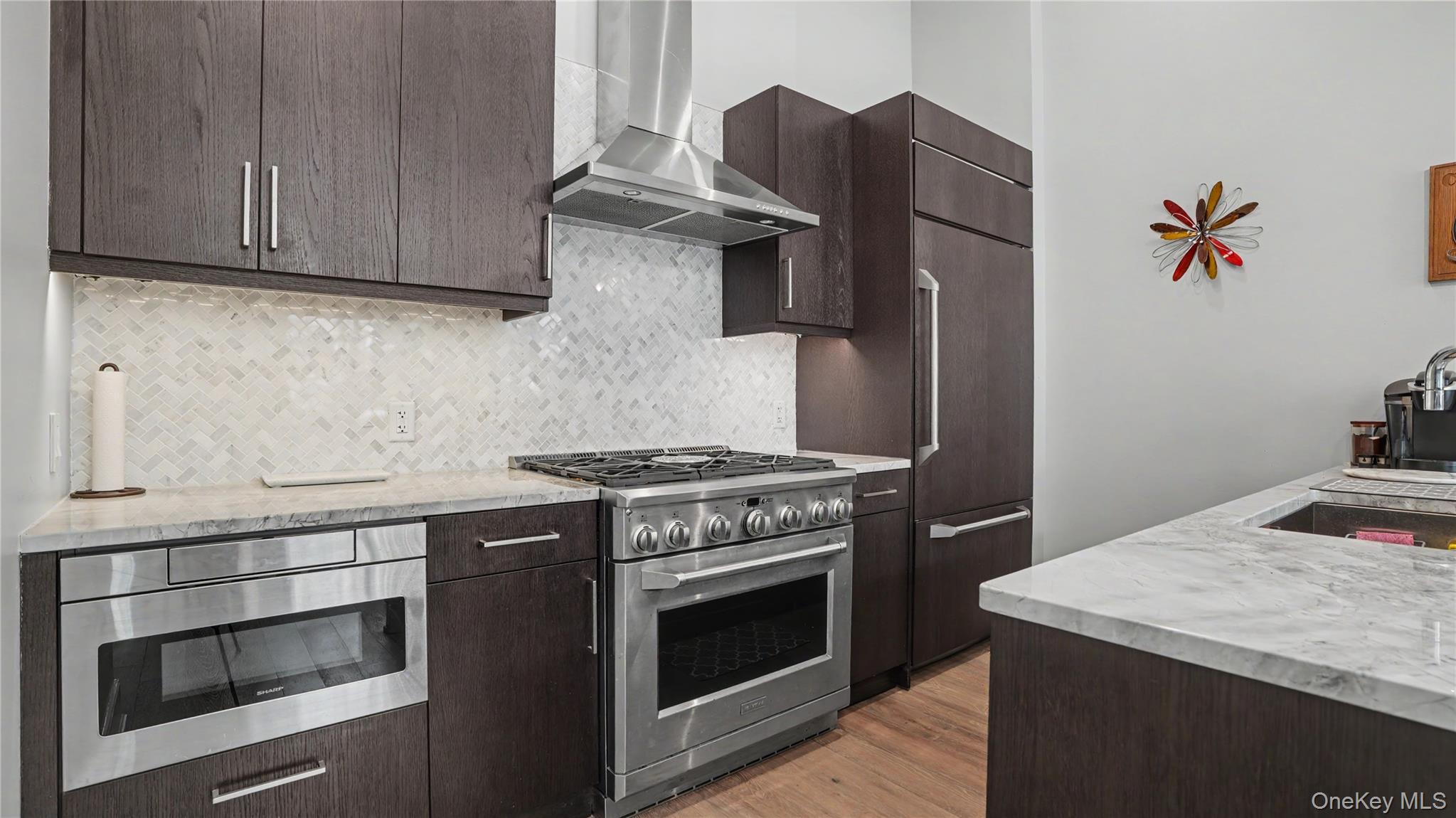 100 Garvies Point Road, Unit 1005 photo 9