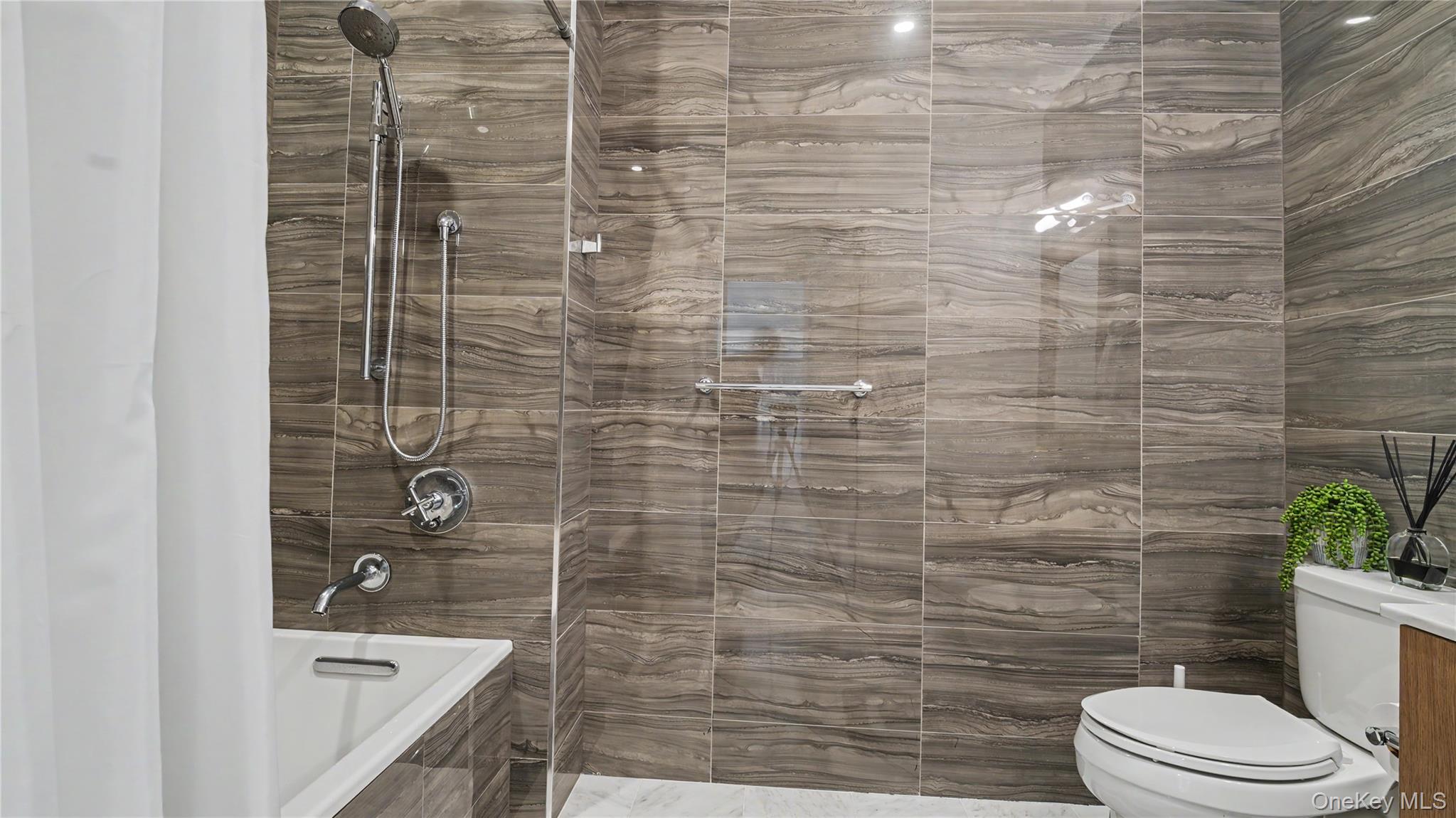 100 Garvies Point Road, Unit 1005 photo 20