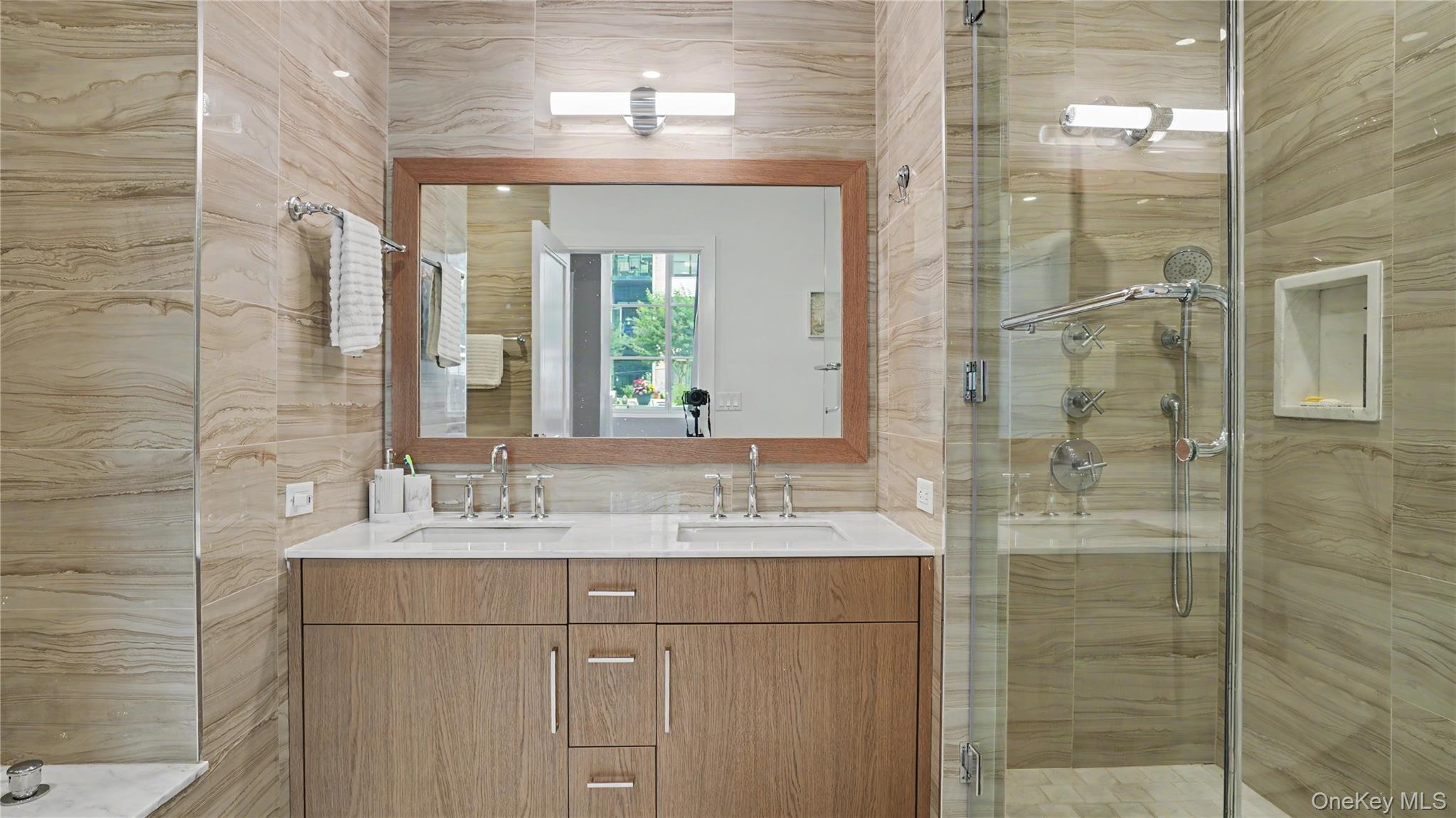 100 Garvies Point Road, Unit 1005 photo 15