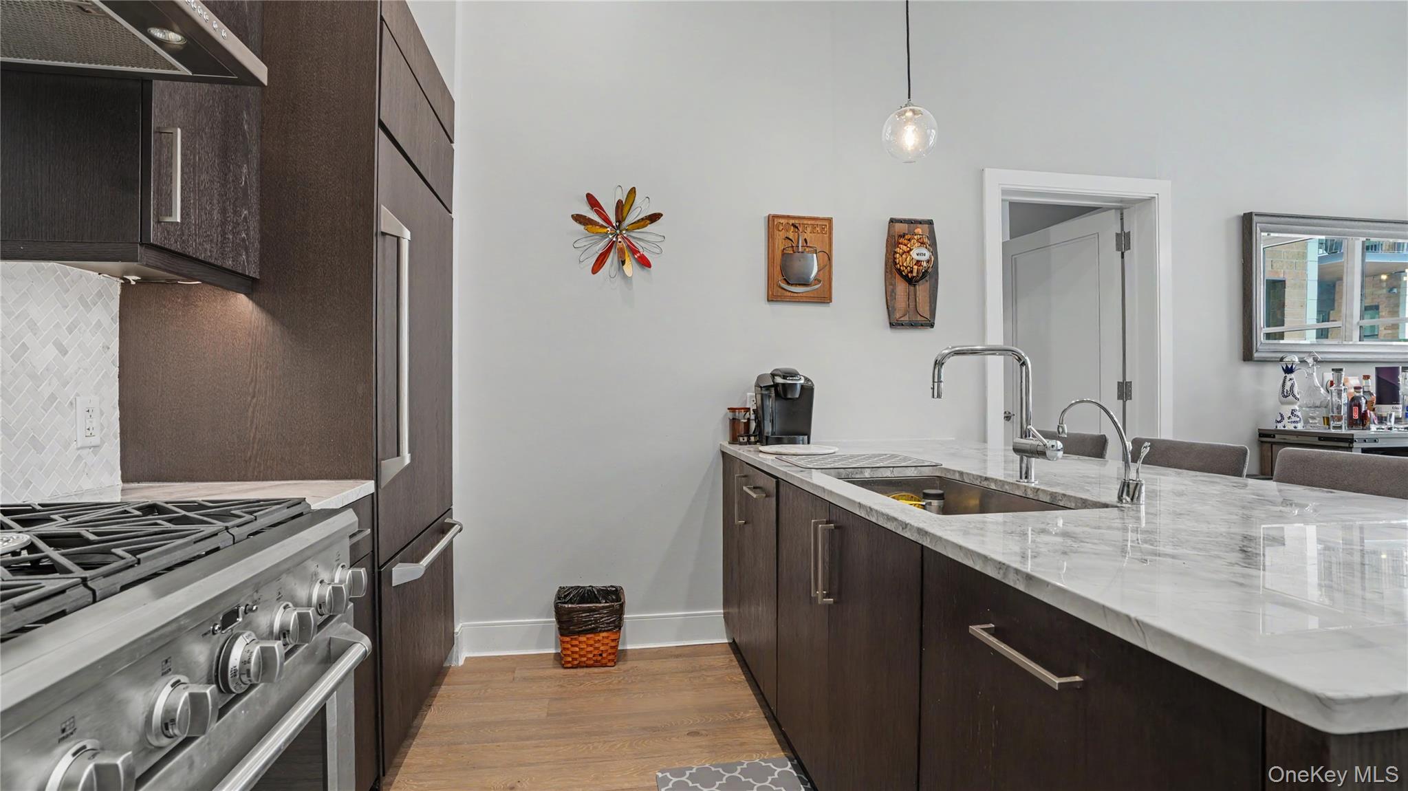 100 Garvies Point Road, Unit 1005 photo 7