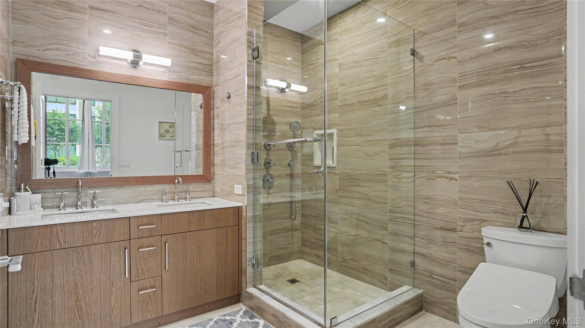 100 Garvies Point Road, Unit 1005 photo 14