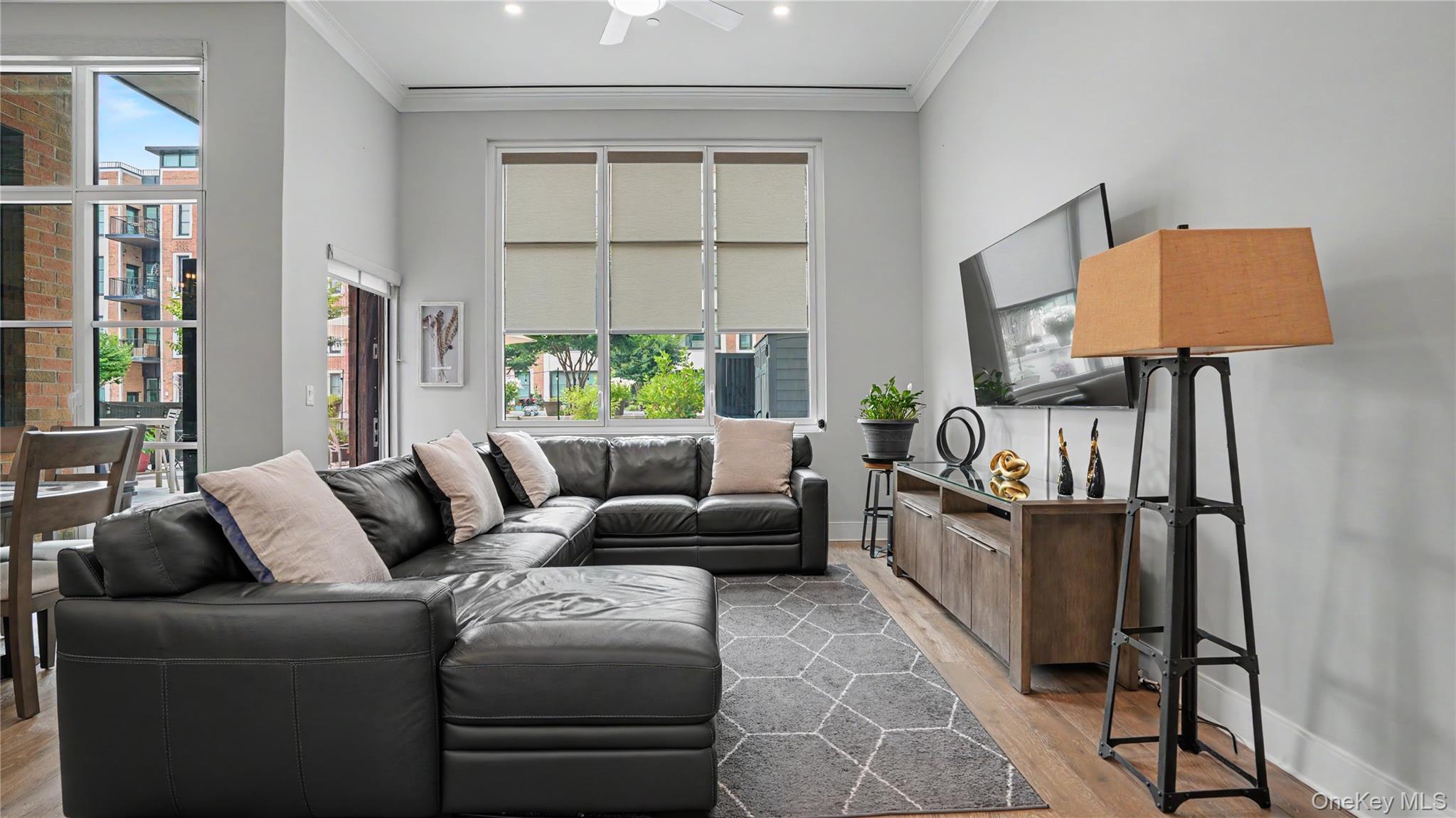 100 Garvies Point Road, Unit 1005