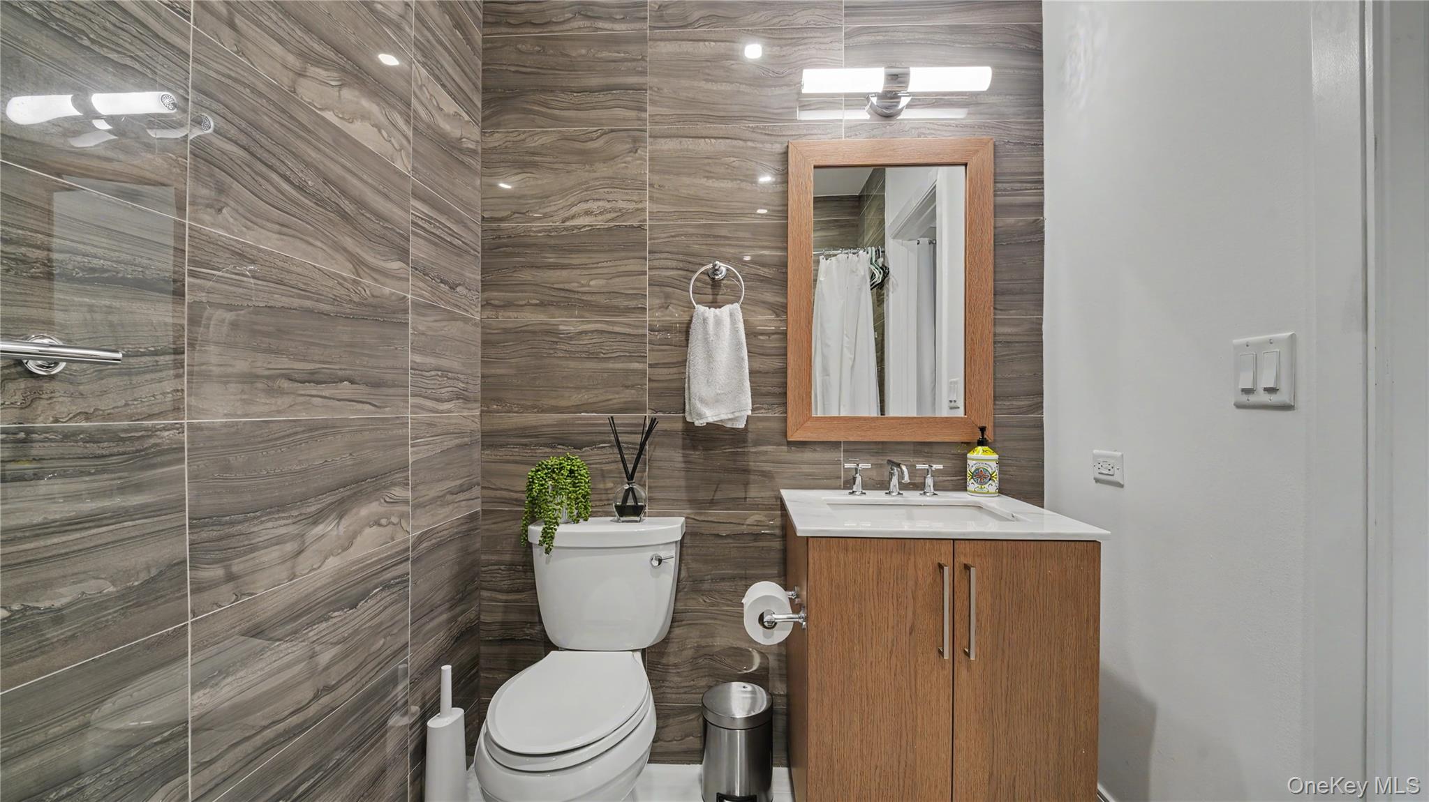 100 Garvies Point Road, Unit 1005 photo 22