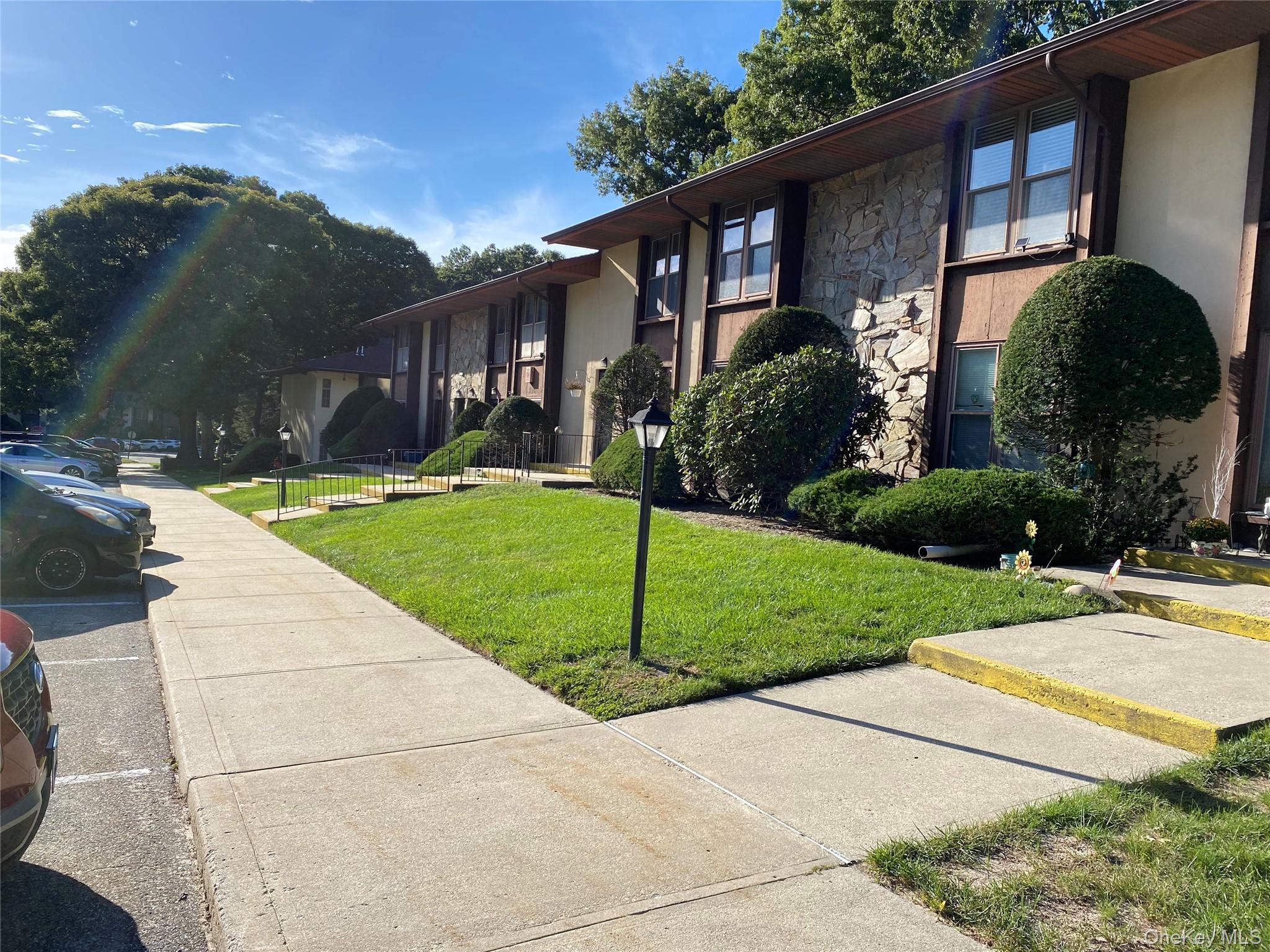 22 Beech Court, Unit 22 photo 2