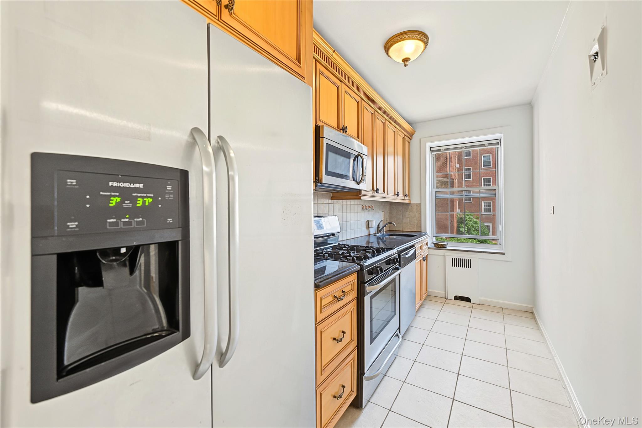 90 Knightbridge Rd, Unit 1J photo 11