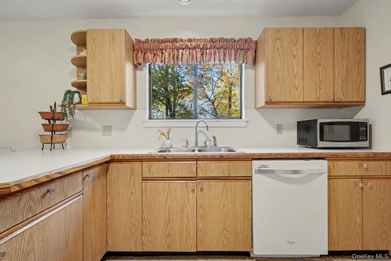 449 Heritage Hills, Unit B photo 6