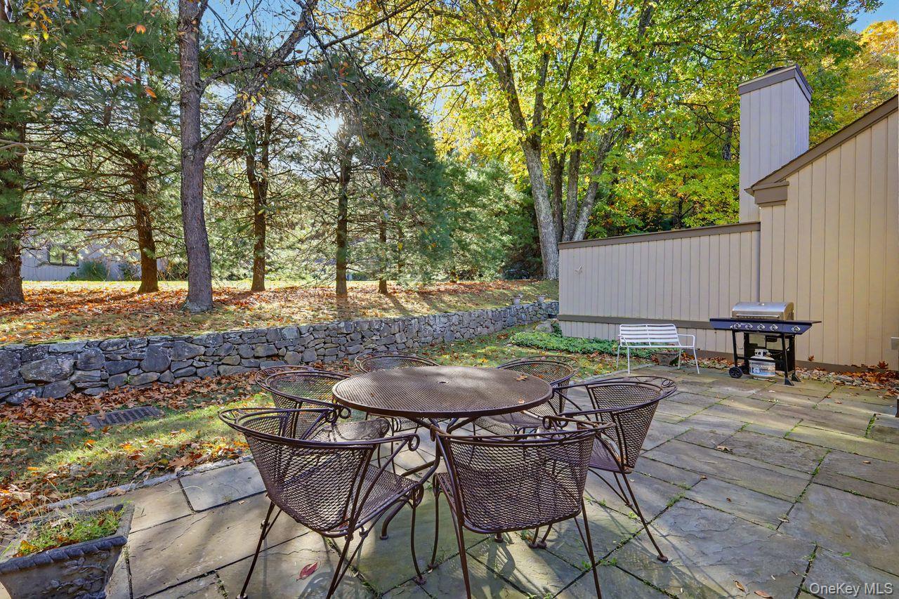 449 Heritage Hills, Unit B photo 27
