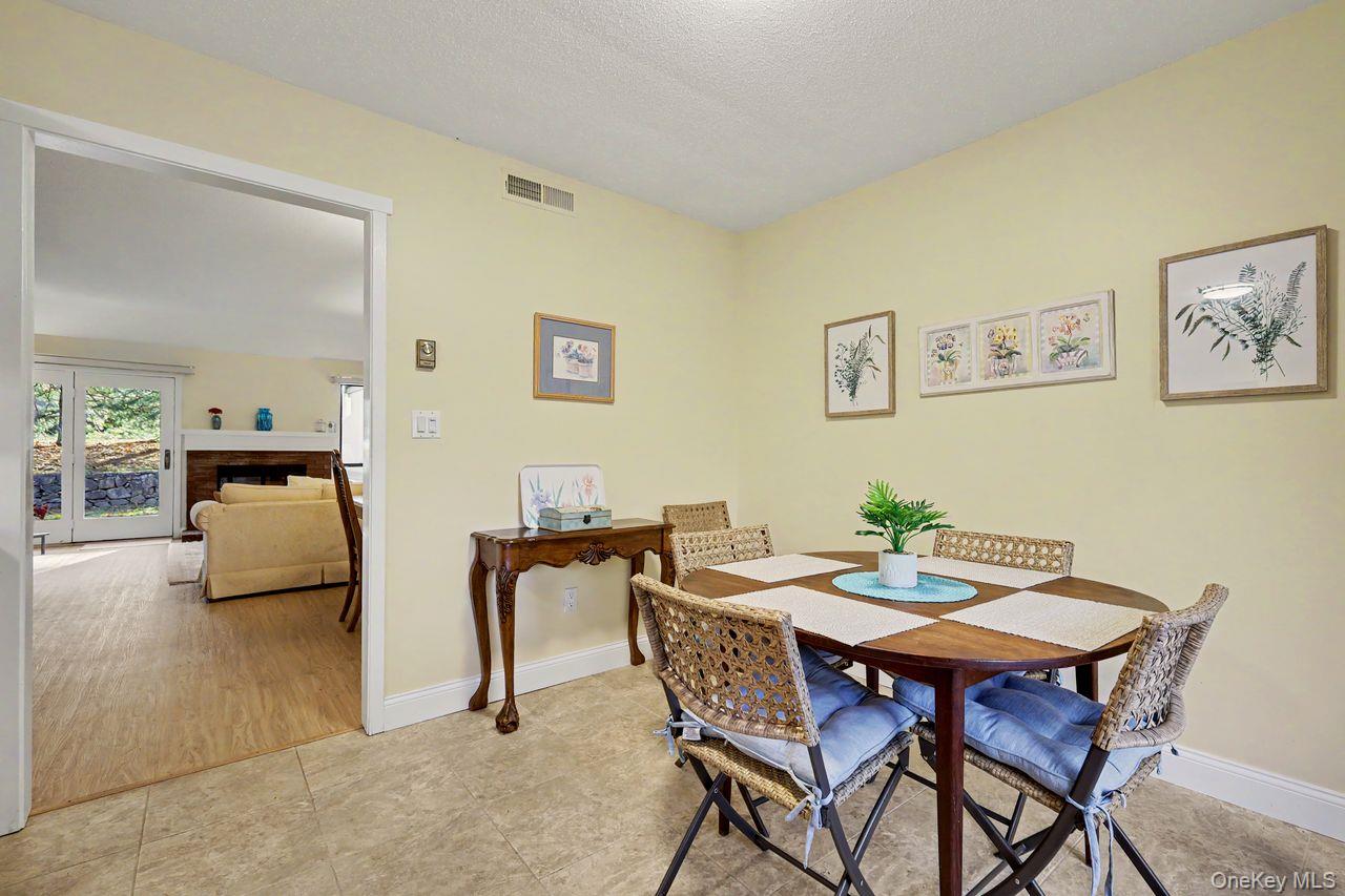 449 Heritage Hills, Unit B photo 11