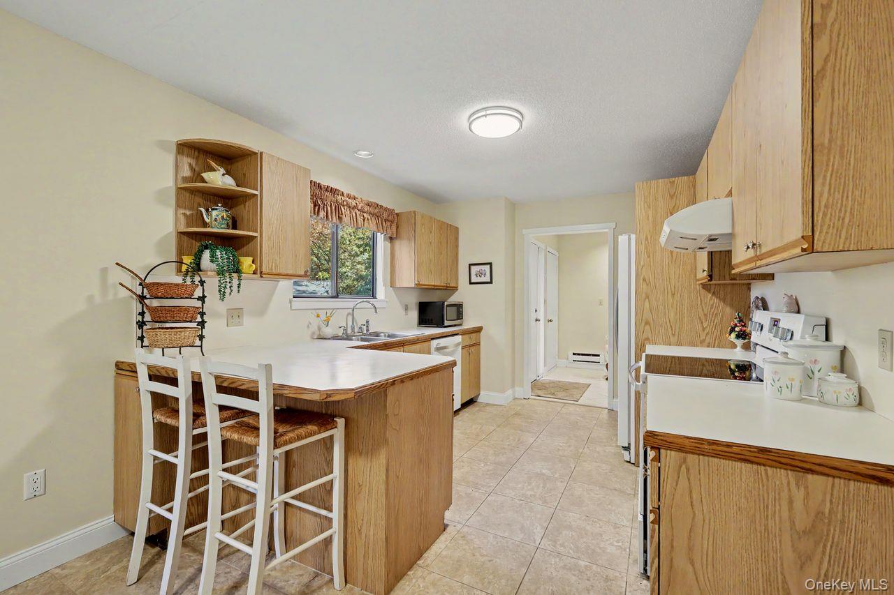 449 Heritage Hills, Unit B photo 7