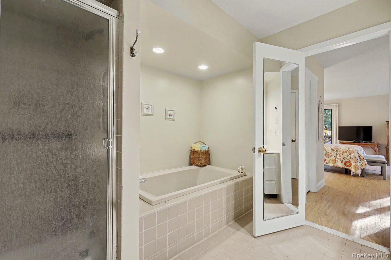 449 Heritage Hills, Unit B photo 24