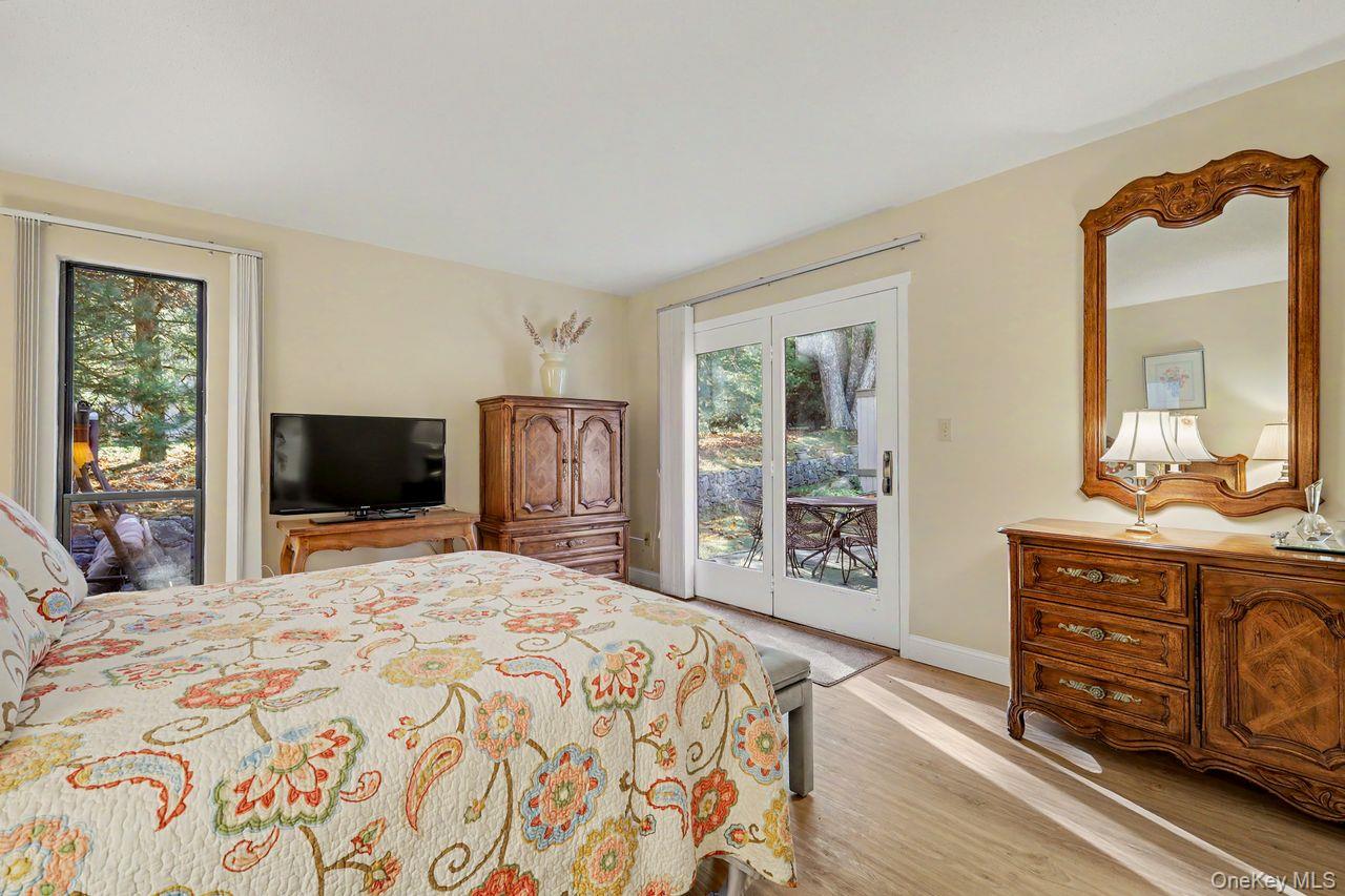 449 Heritage Hills, Unit B photo 22