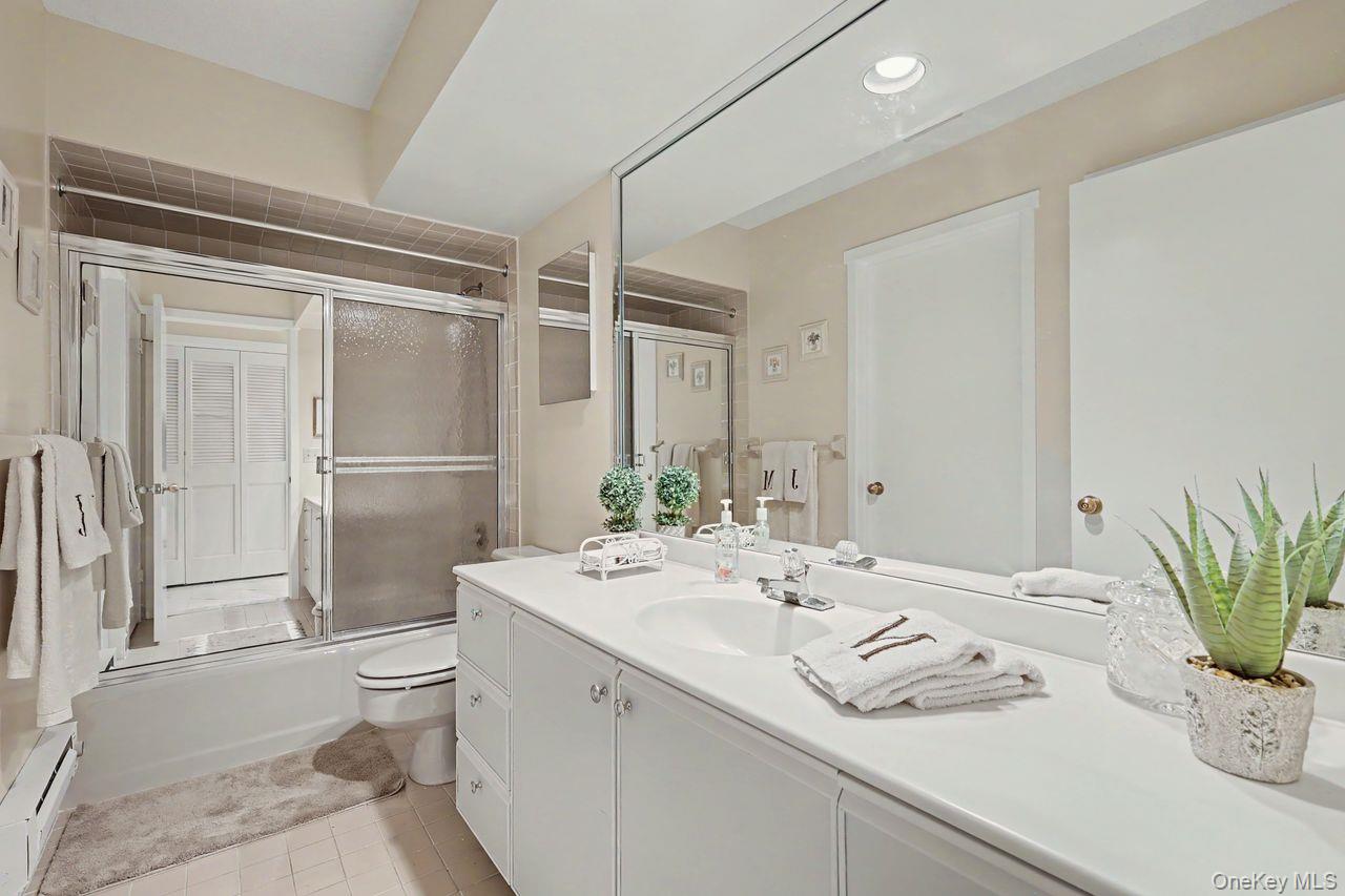 449 Heritage Hills, Unit B photo 16