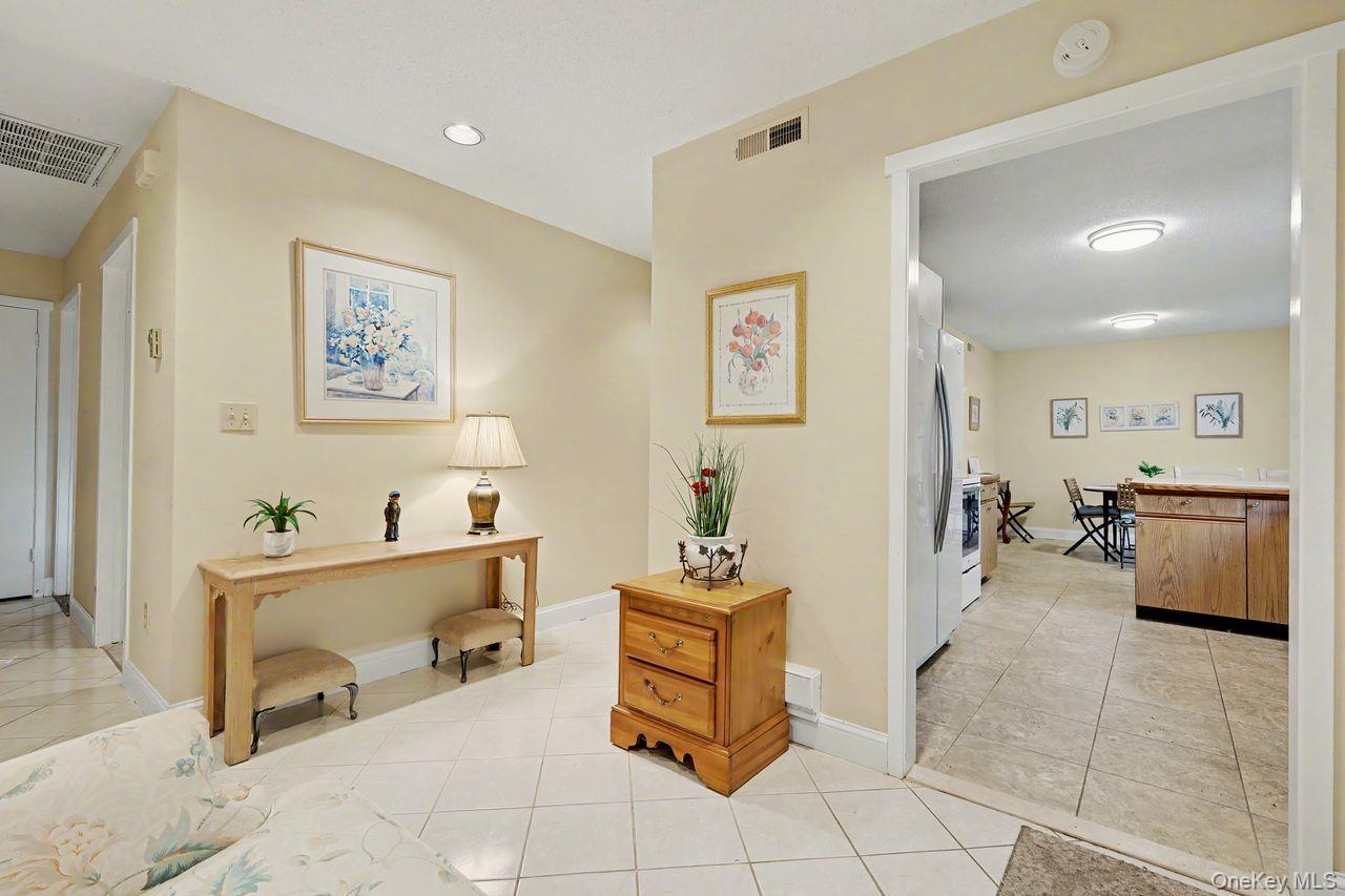 449 Heritage Hills, Unit B photo 2