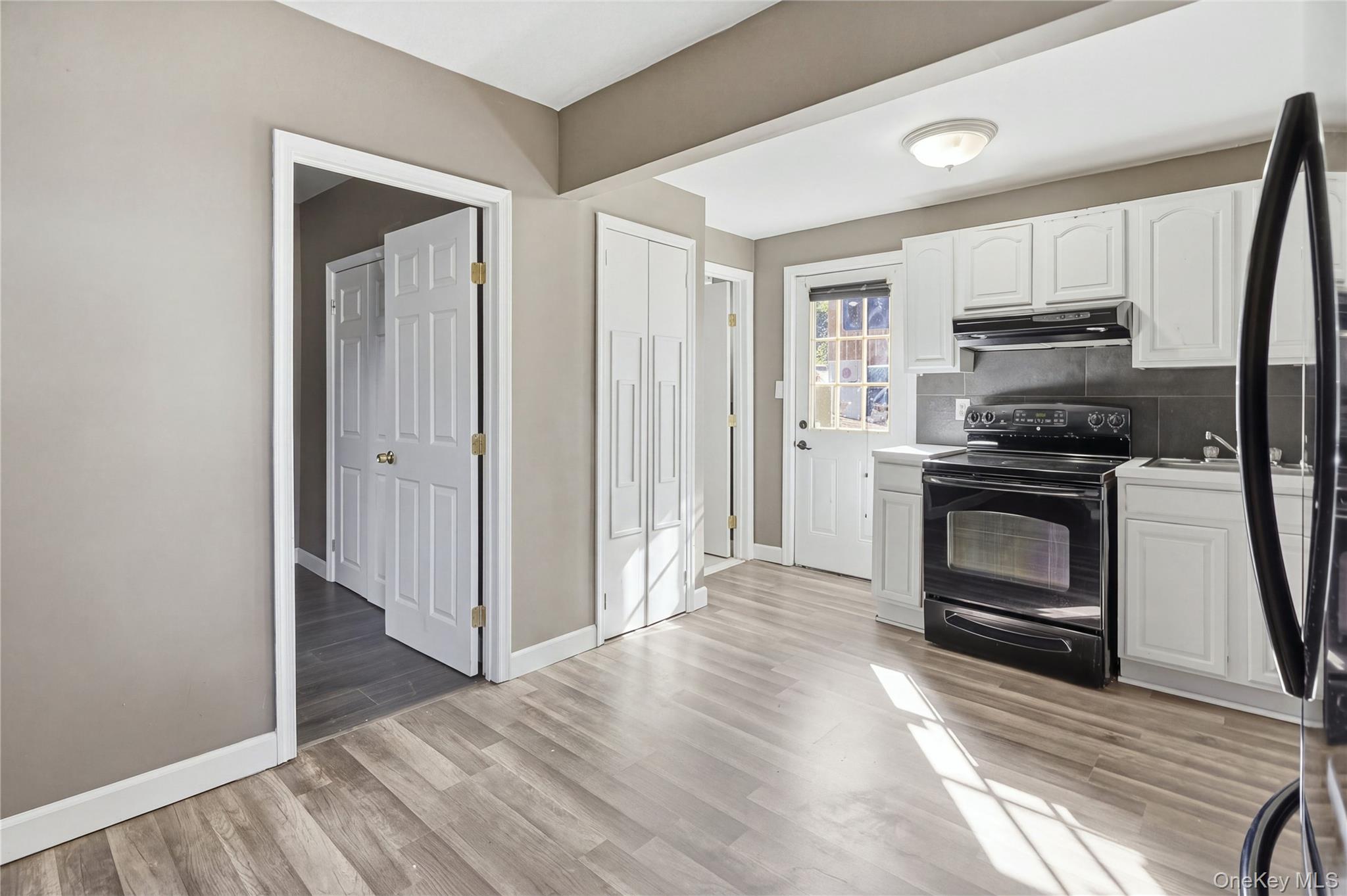 94 Commonwealth Drive – For Sale photo 14