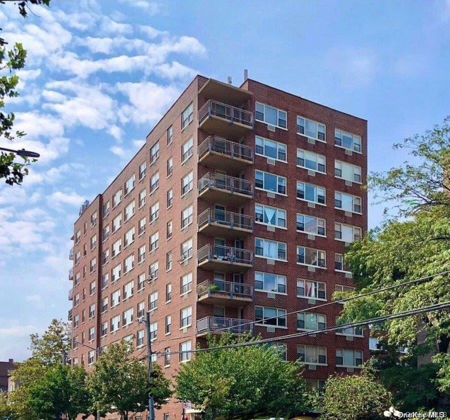 81-11 45 Ave, Unit 6D