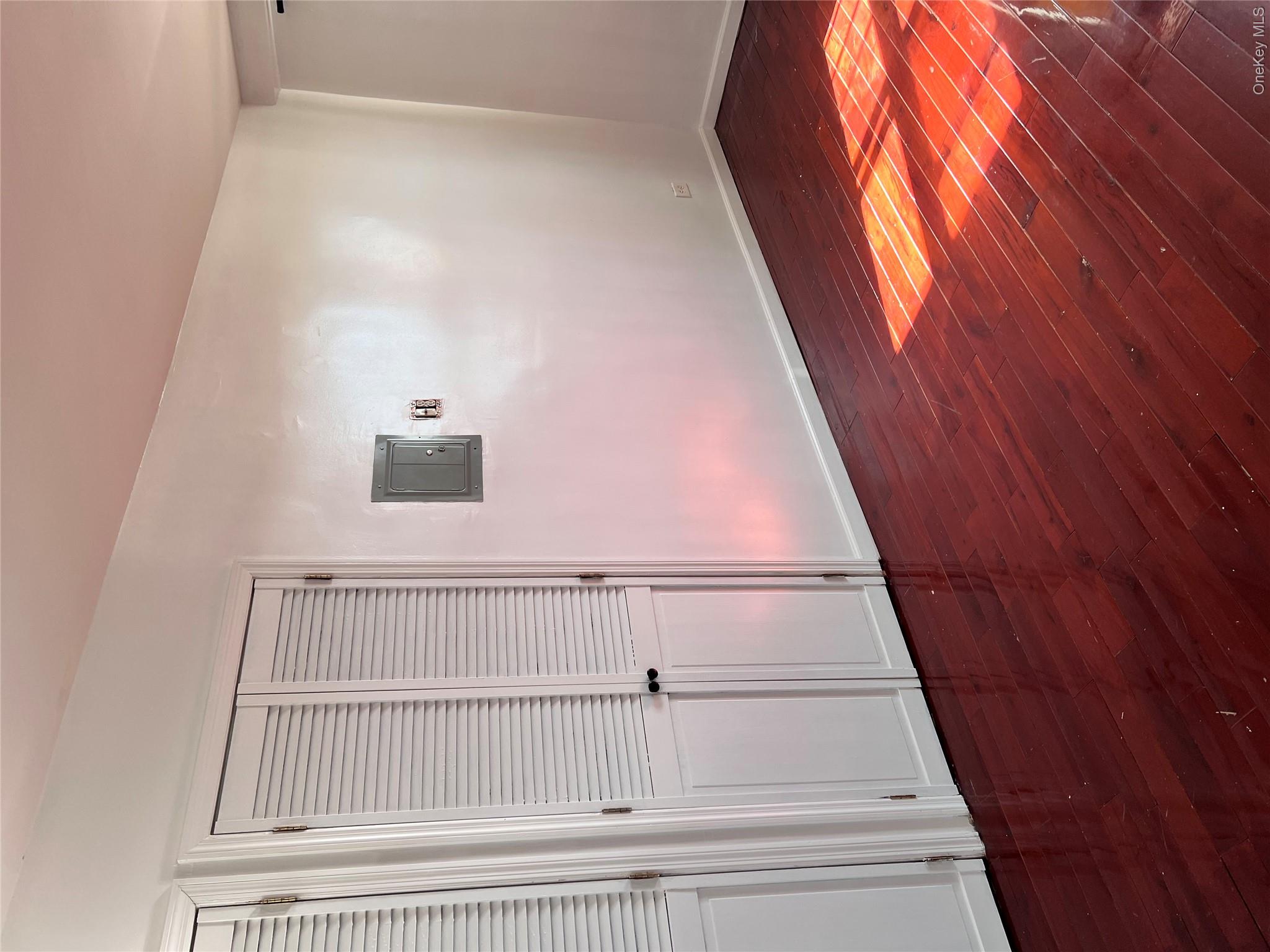 81-11 45 Ave, Unit 6D photo 8