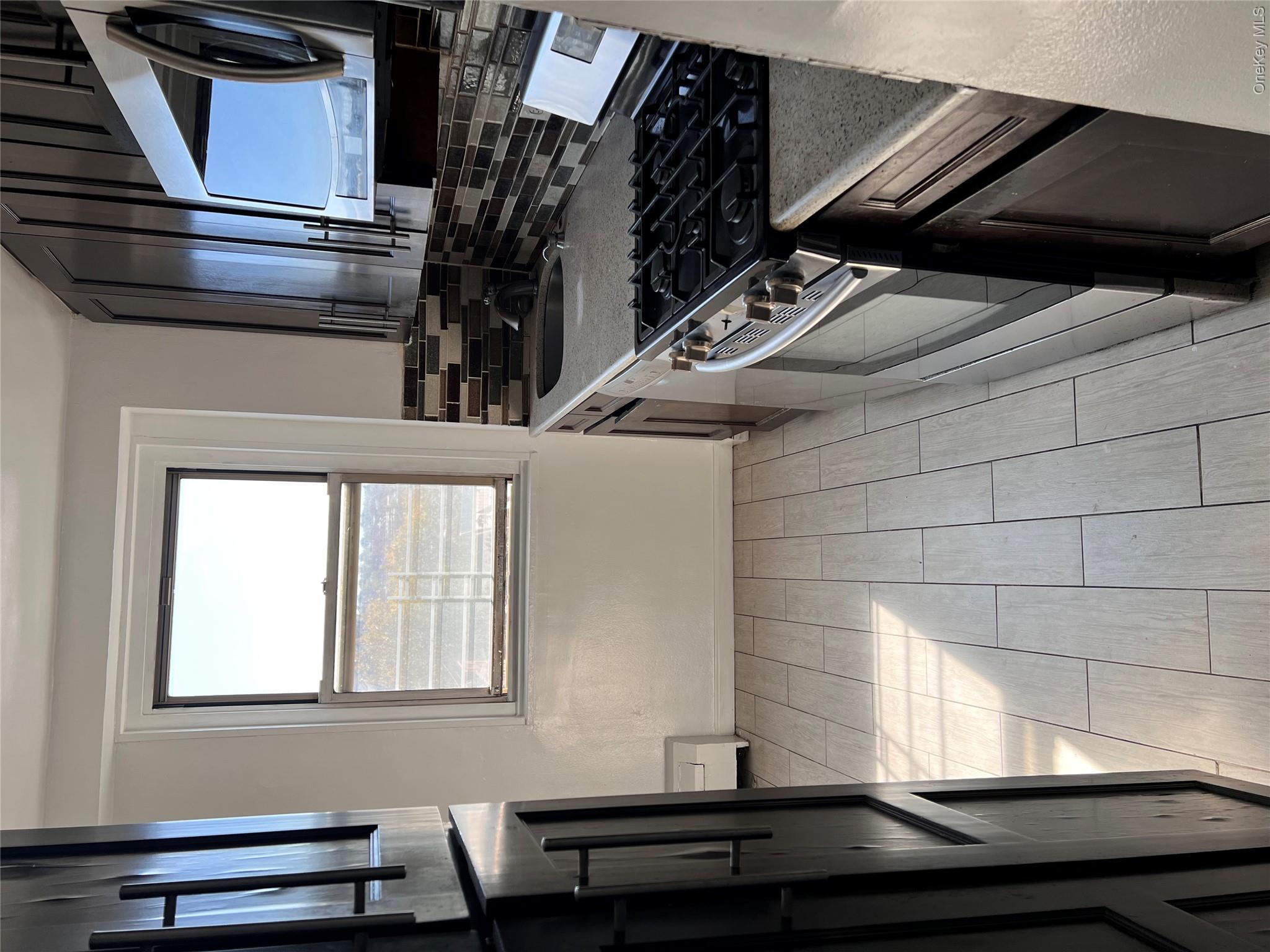 81-11 45 Ave, Unit 6D photo 5