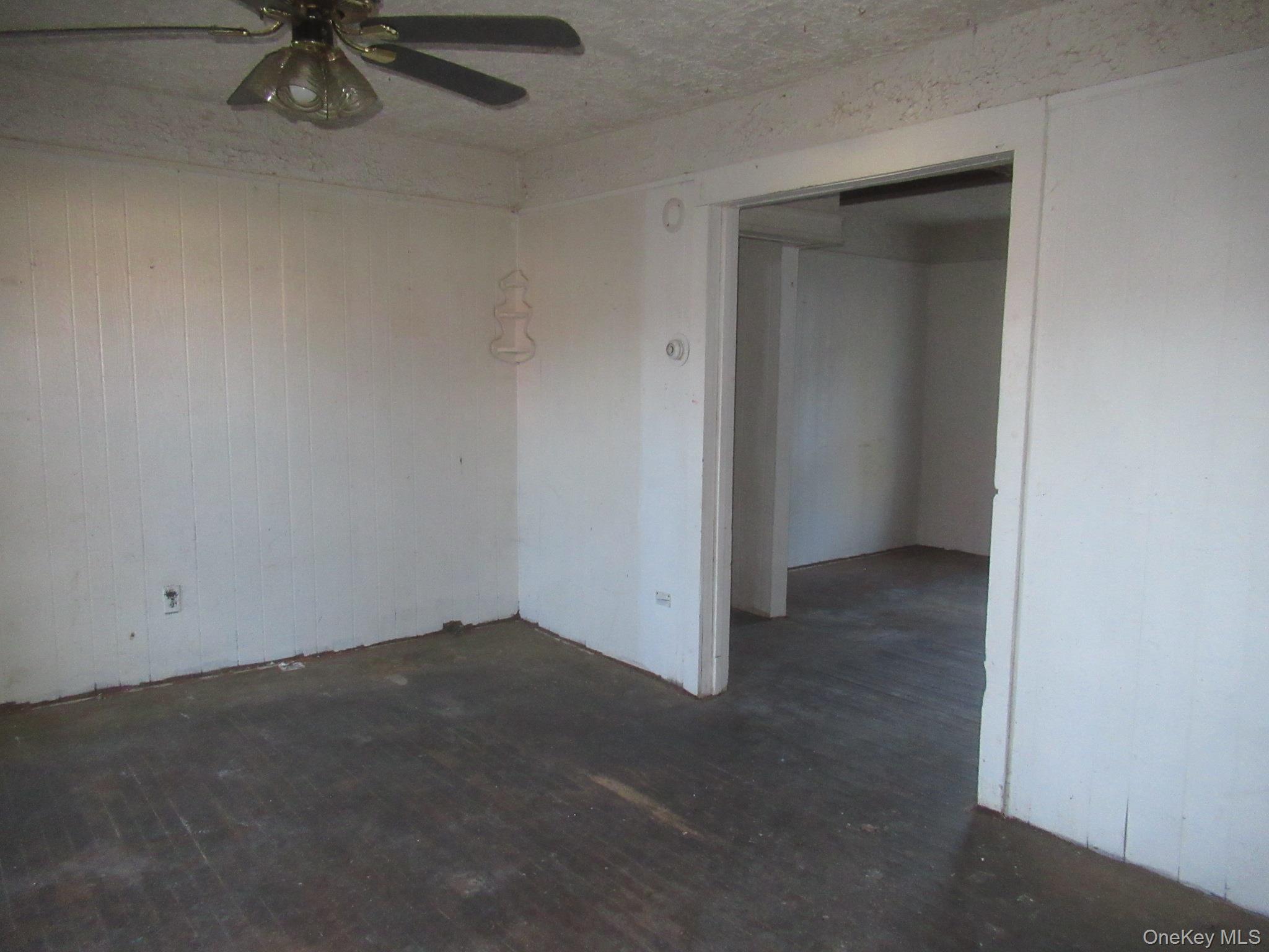 7 Streit Avenue – For Sale photo 14
