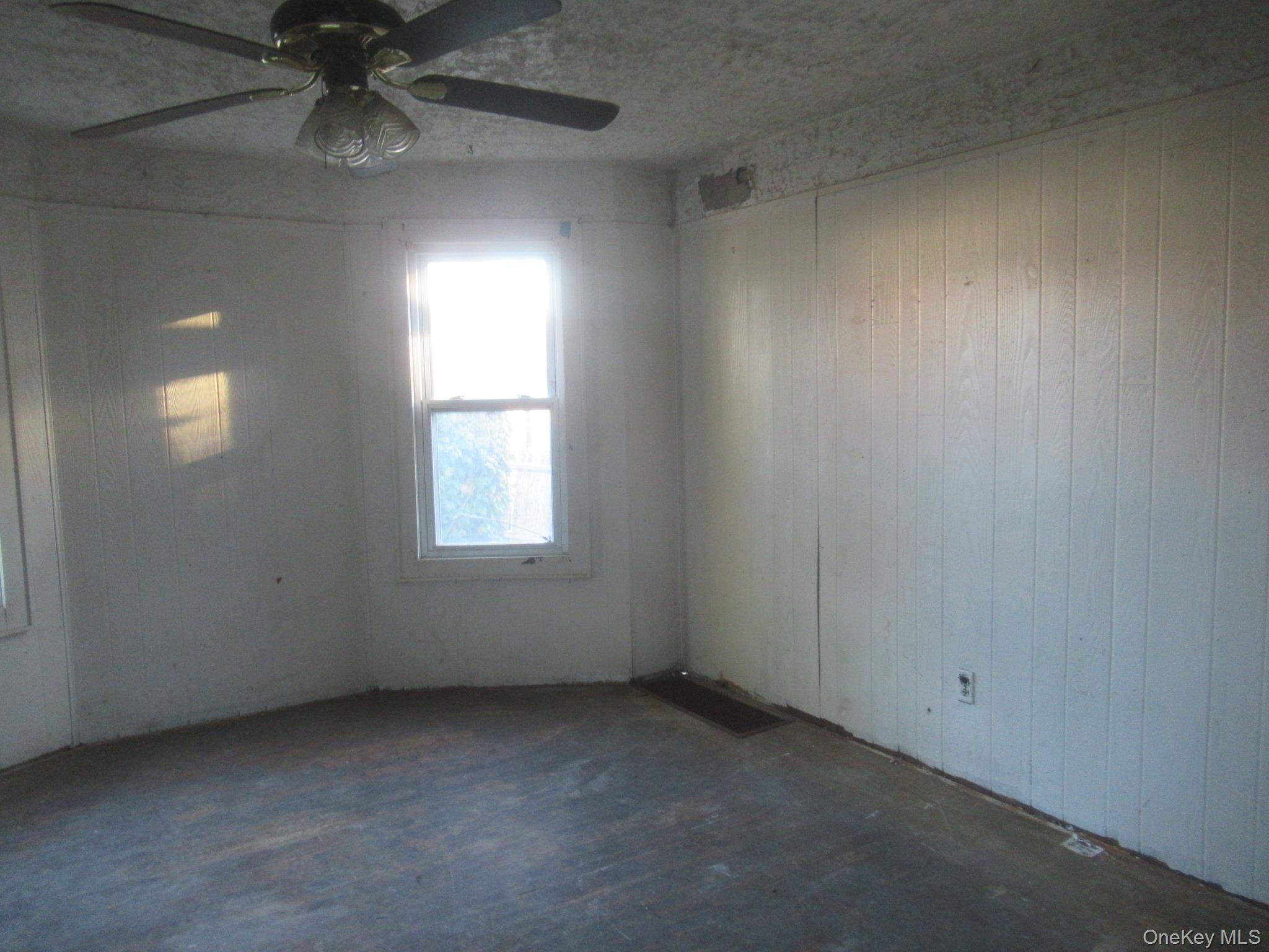 7 Streit Avenue – For Sale photo 8