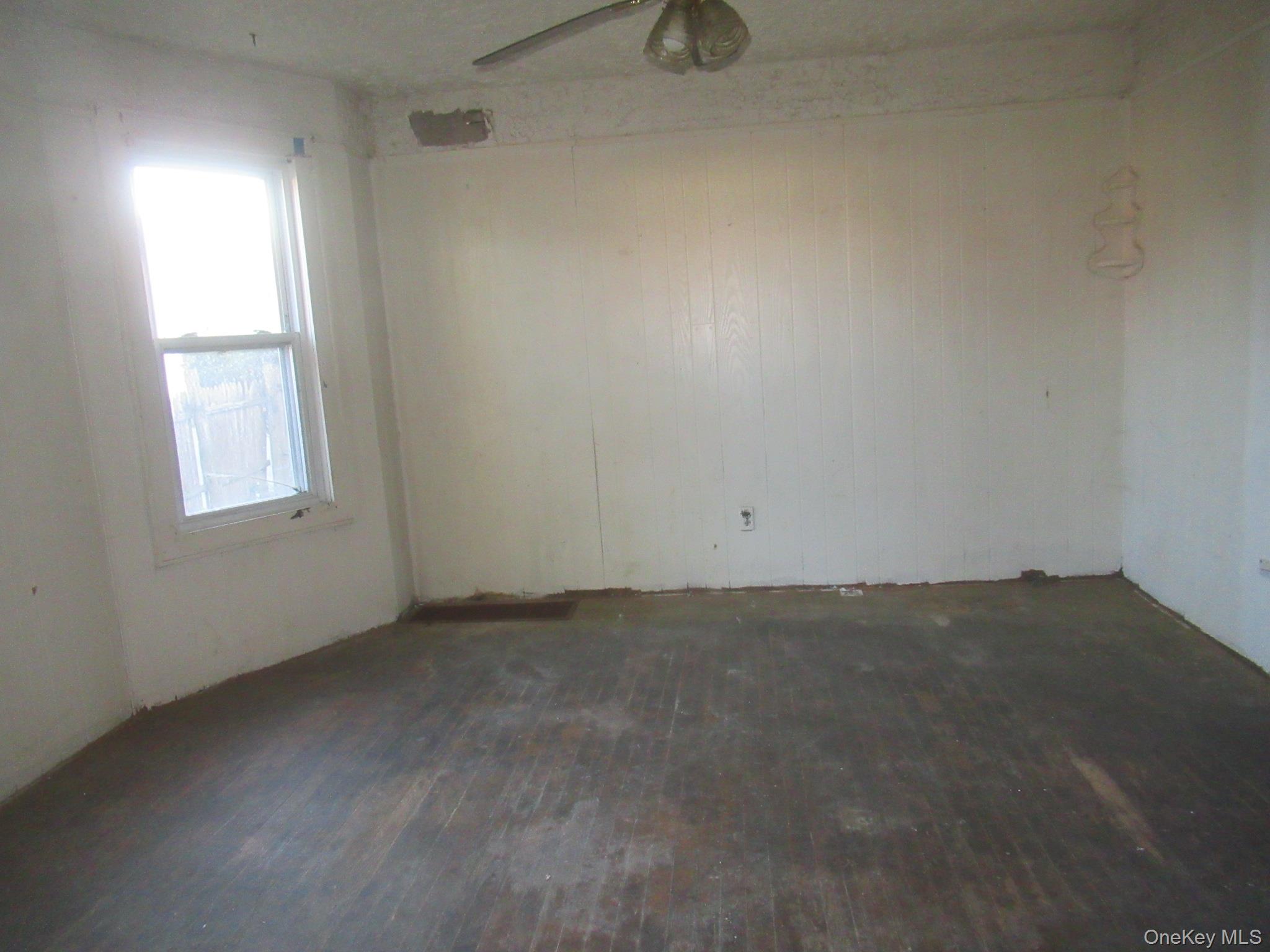 7 Streit Avenue – For Sale photo 13