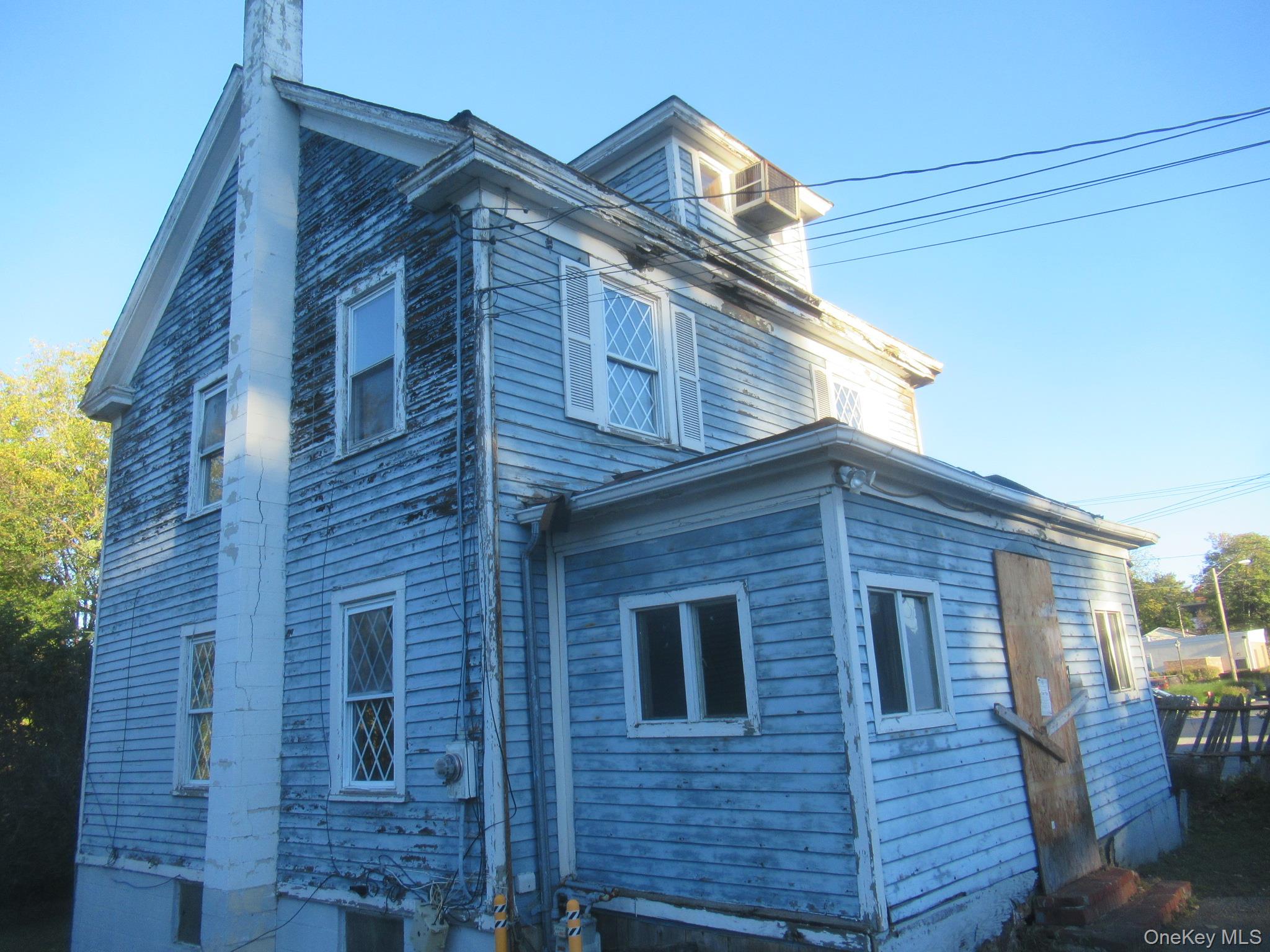 7 Streit Avenue – For Sale photo 5