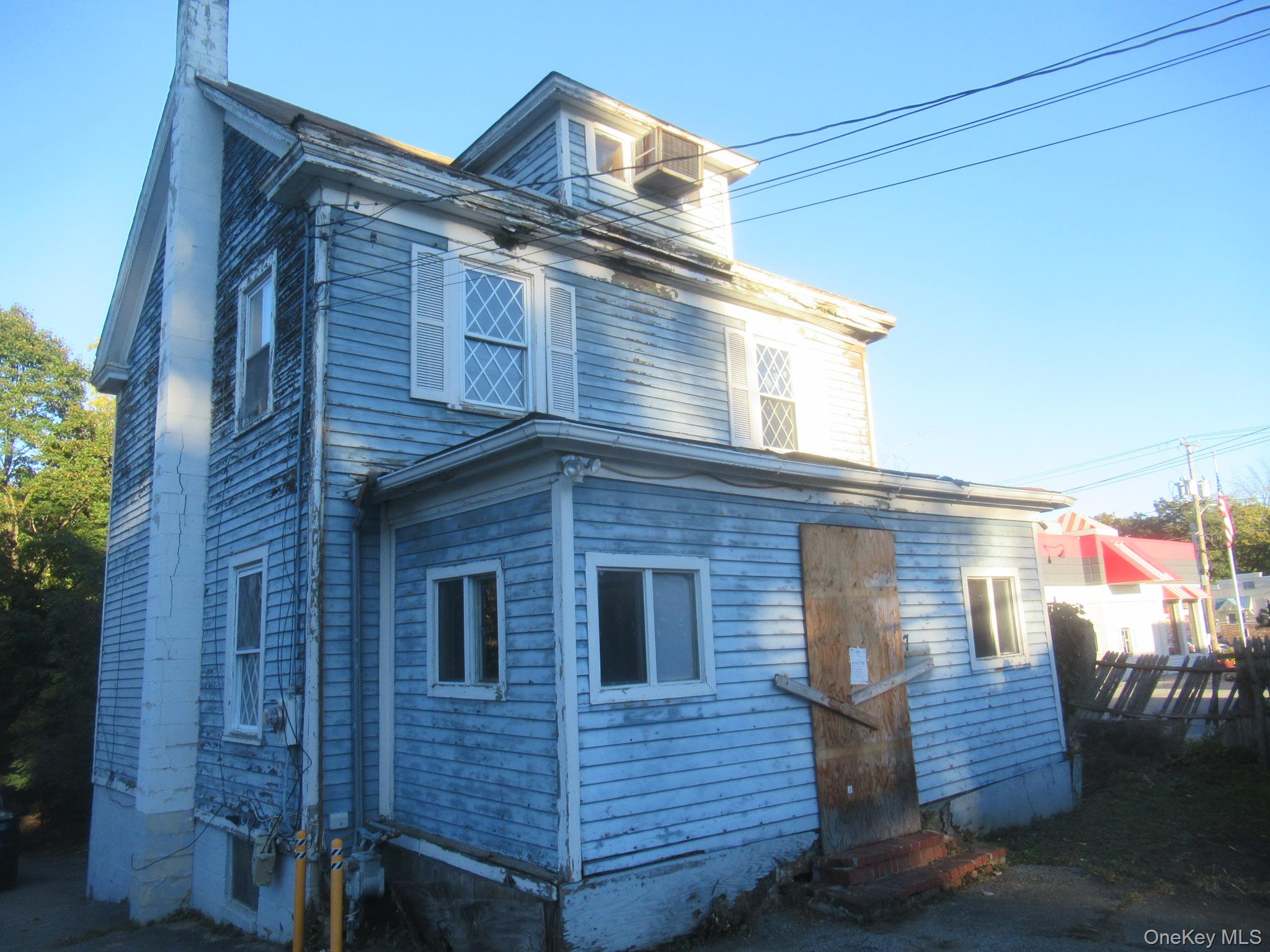 7 Streit Avenue – For Sale