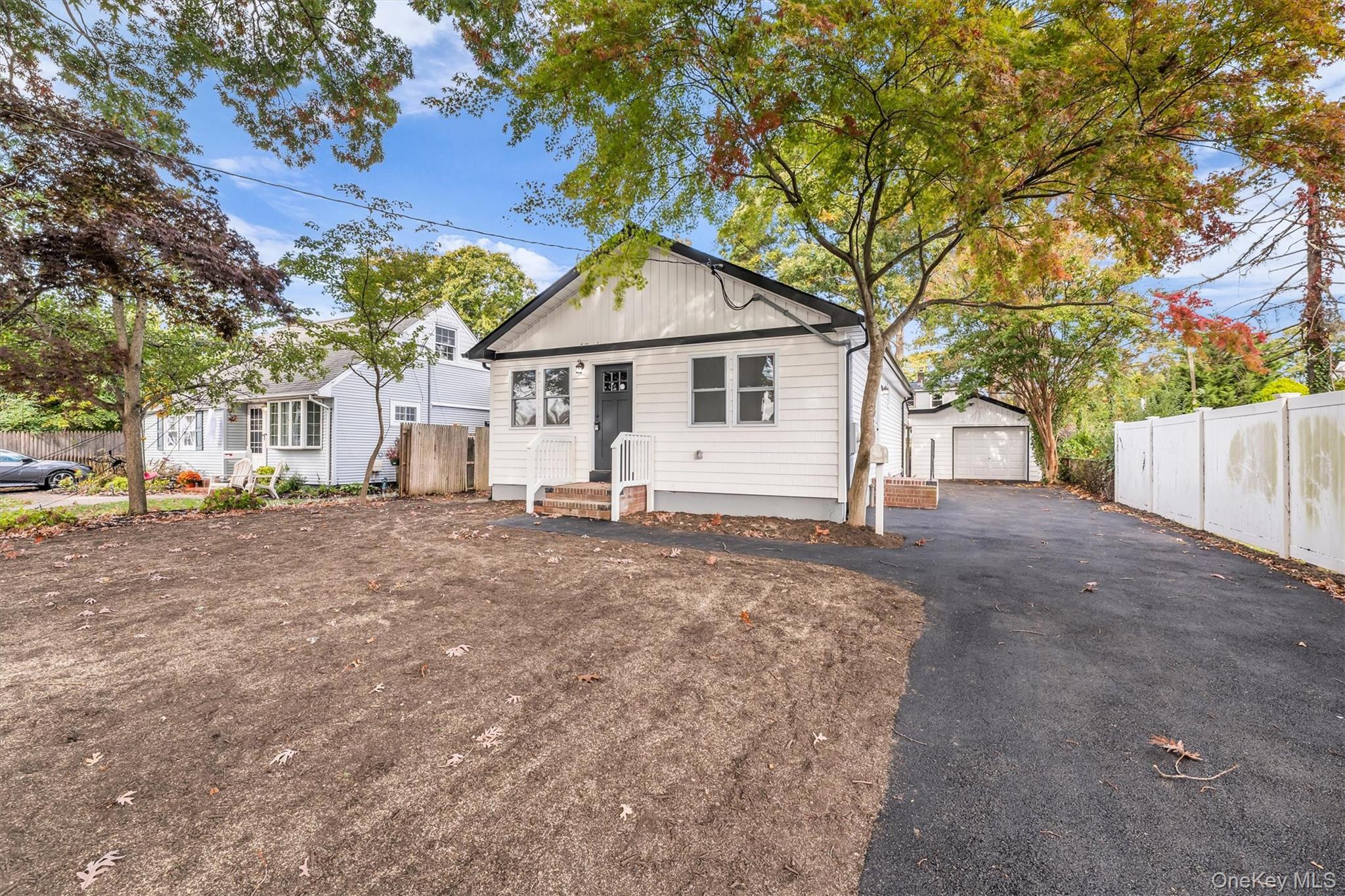11 W Hemlock Street – For Sale photo 2
