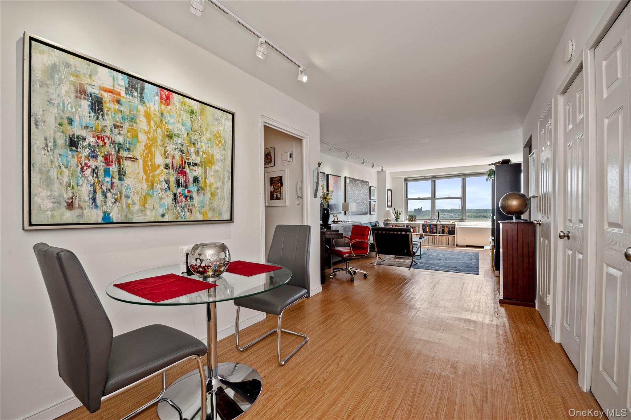 70-25 Yellowstone Boulevard, Unit 22P photo 2