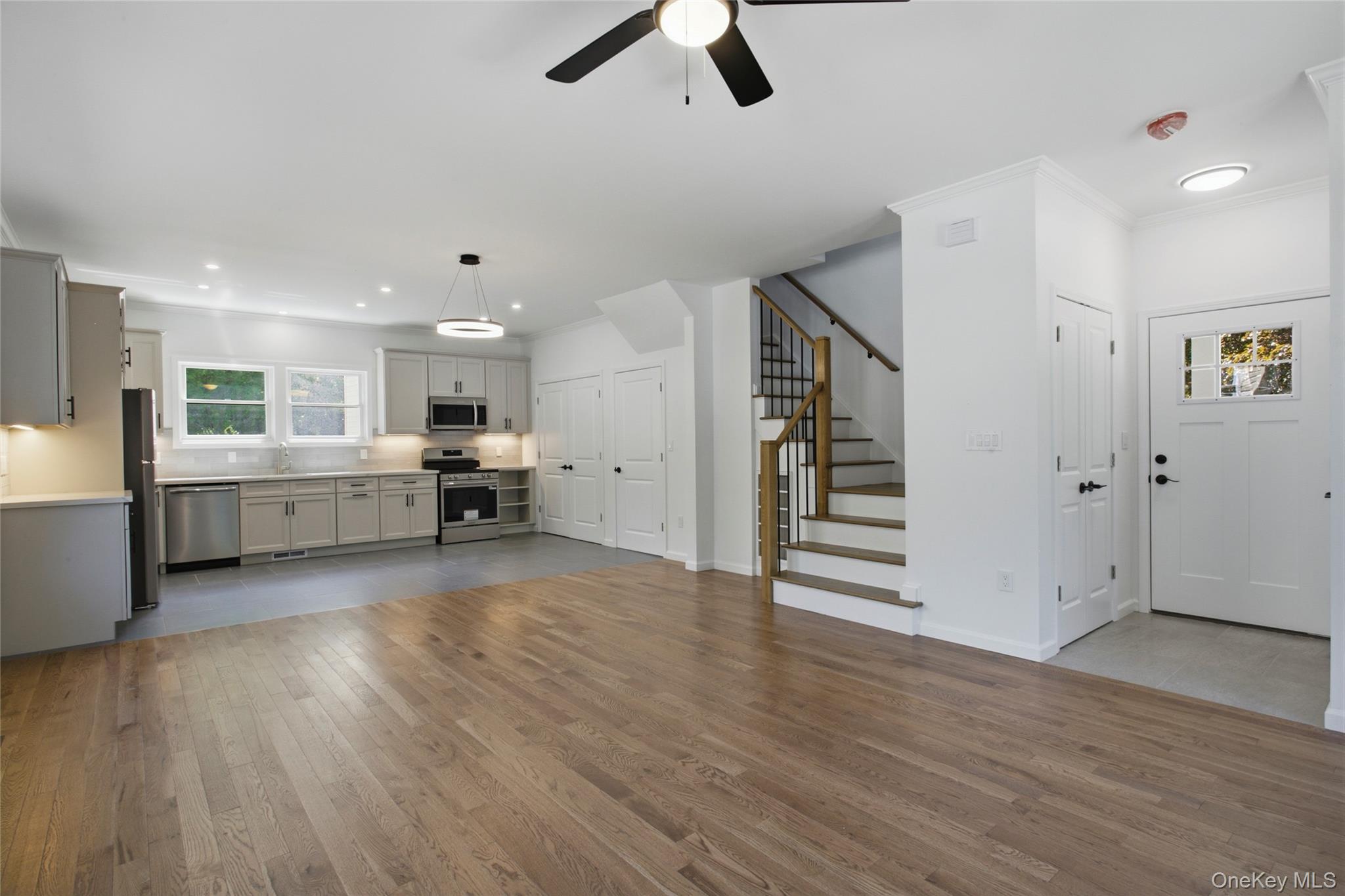 141 Forest Avenue, Unit 2 photo 3
