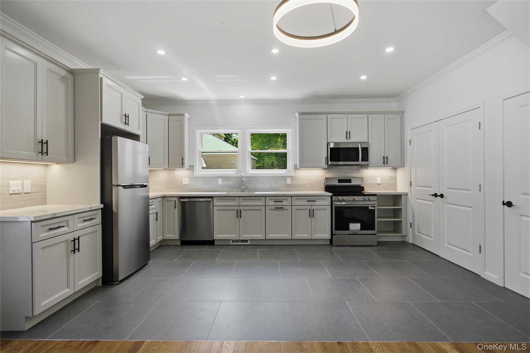 141 Forest Avenue, Unit 2 photo 5