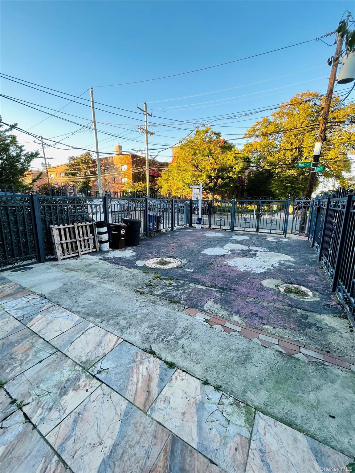 2323 Mott Avenue – For Sale photo 5