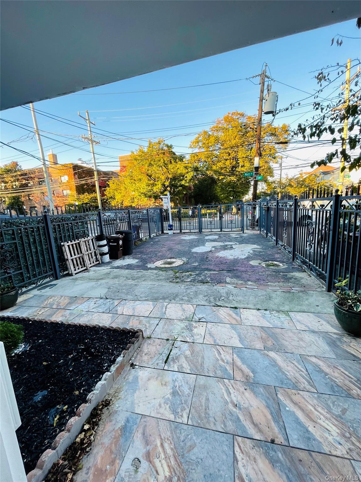 2323 Mott Avenue – For Sale photo 4
