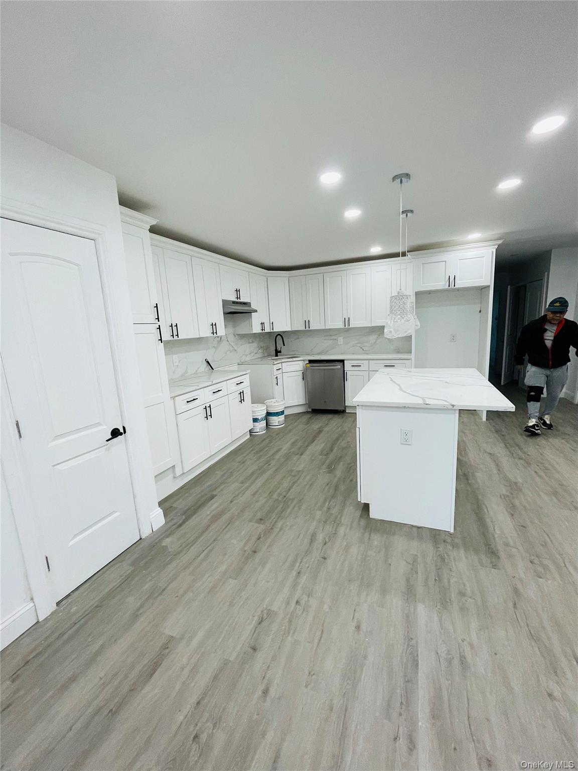 2323 Mott Avenue – For Sale photo 20